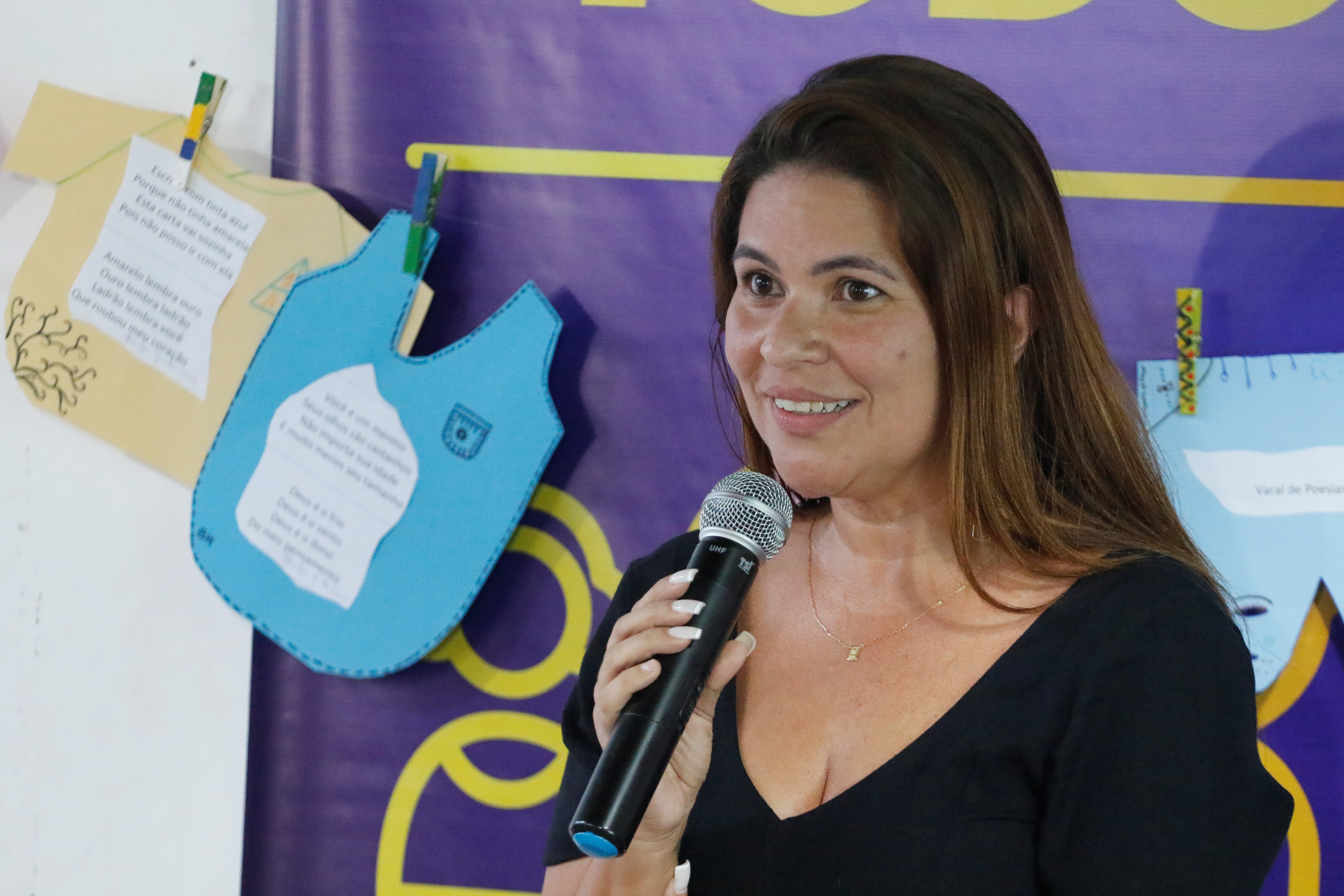 Jovens acolhidas em abrigo da Prefeitura relatam suas histórias em livros