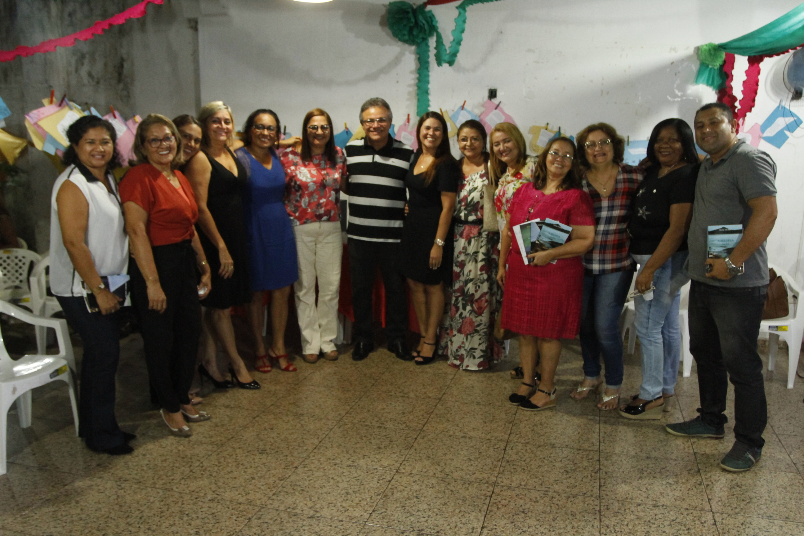 Jovens acolhidas em abrigo da Prefeitura relatam suas histórias em livros