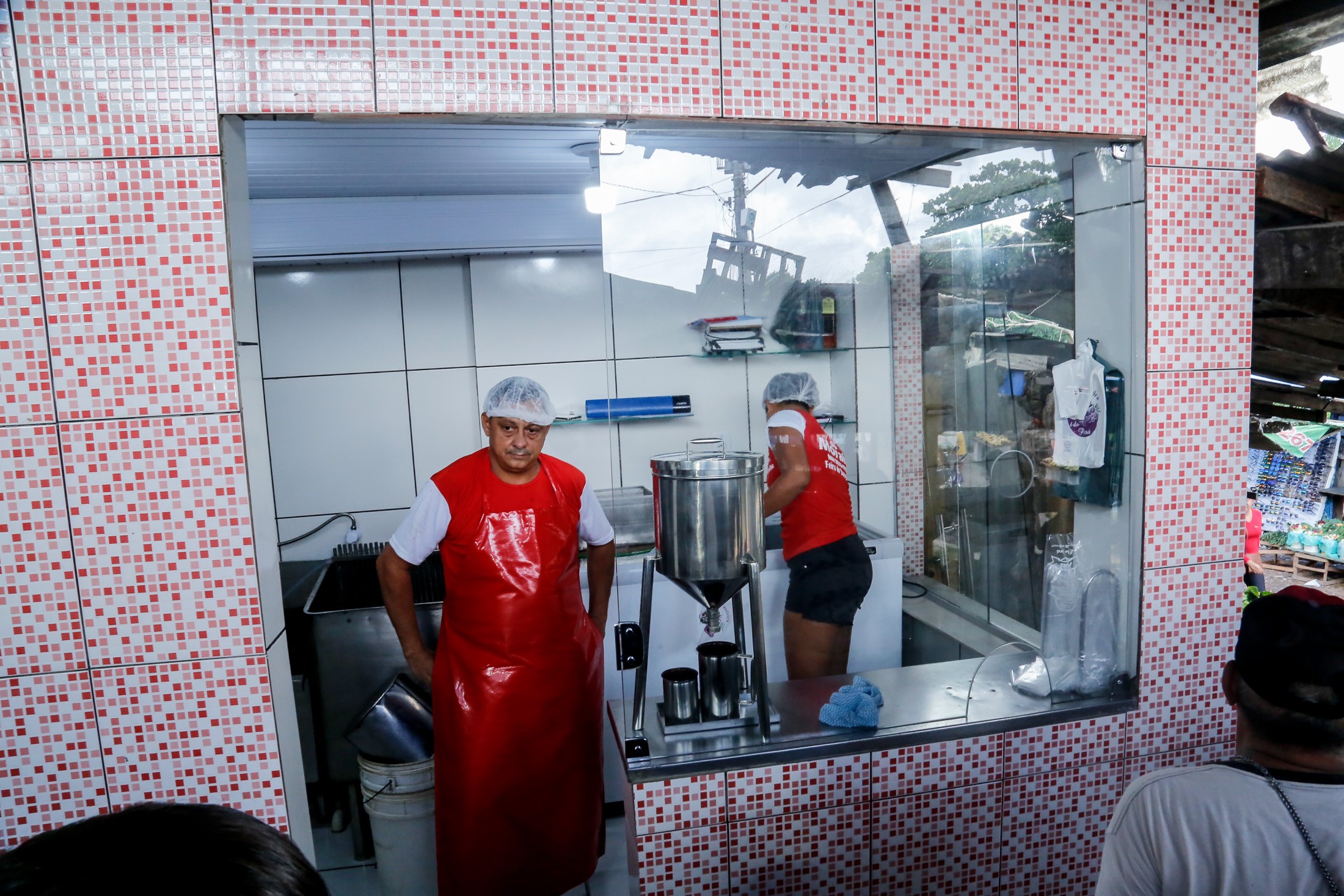 Vigilância Sanitária interdita ponto de venda de açaí na feira do Barreiro