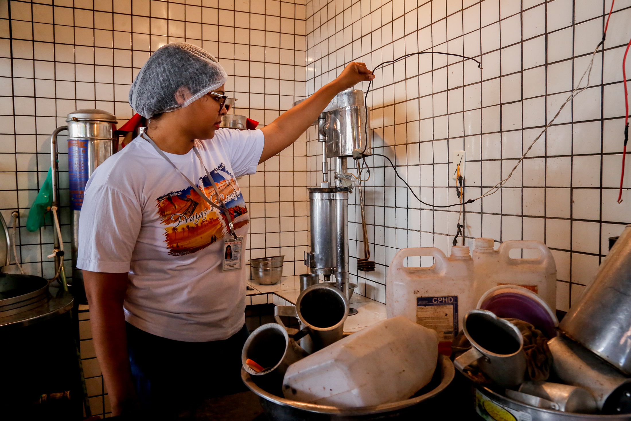 Vigilância Sanitária interdita ponto de venda de açaí na feira do Barreiro