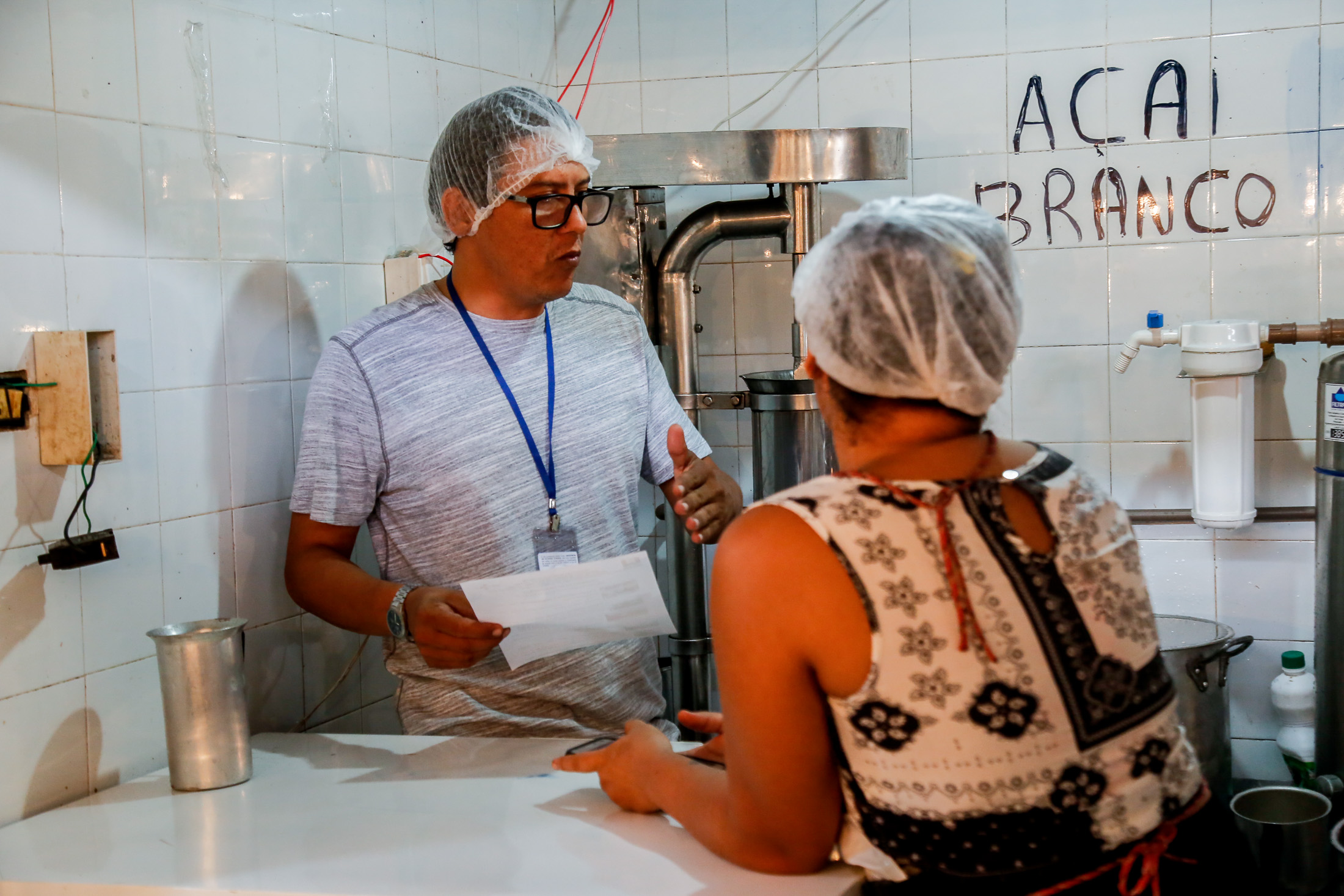 Vigilância Sanitária interdita ponto de venda de açaí na feira do Barreiro