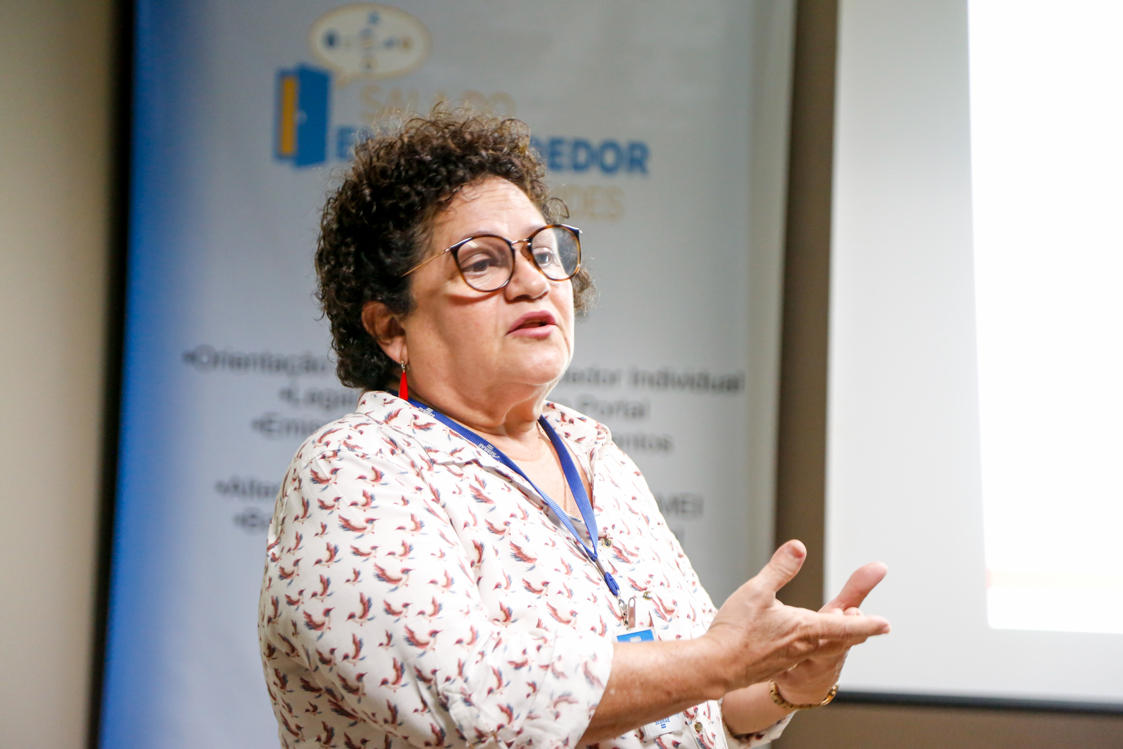 Feirantes dos bairros do Jurunas e Batista Campos recebem orientações sobre empreendedorismo