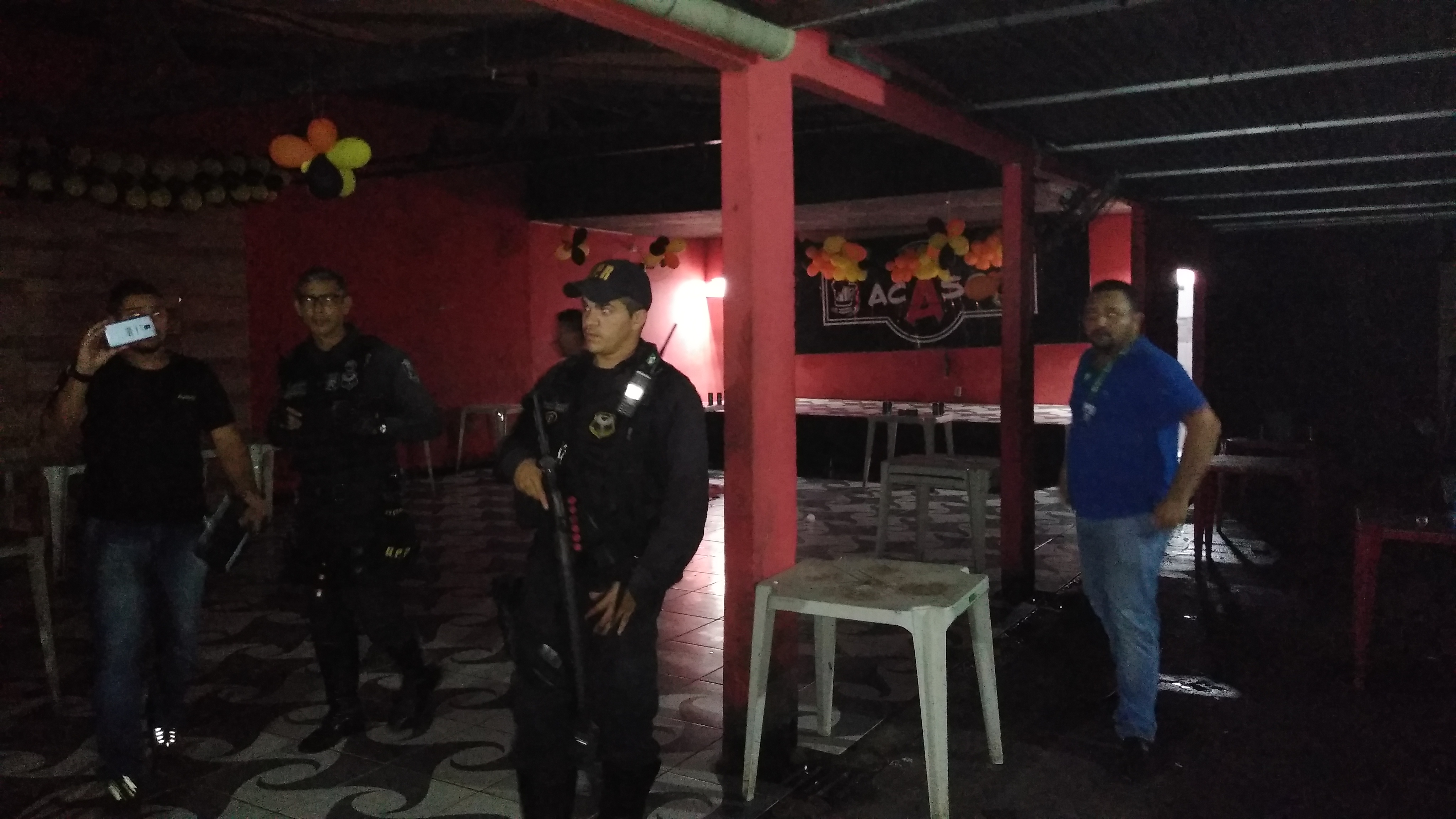 Semma vistoria 30 estabelecimentos e fecha dois no distrito de Icoaraci