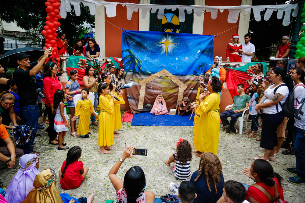 Auto de Natal do Crie reúne centenas de crianças no Horto Municipal
