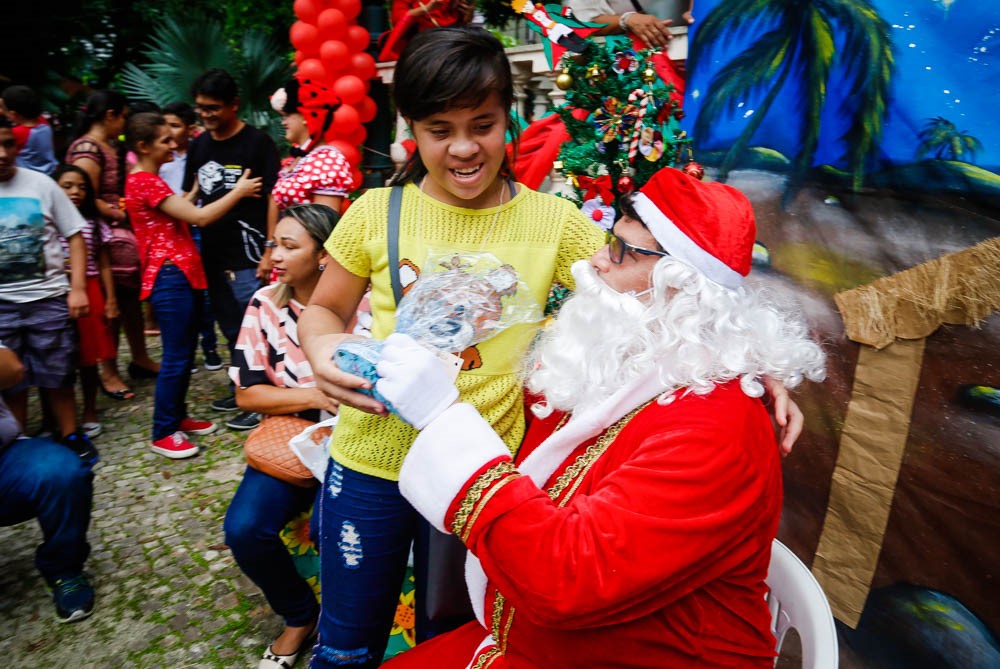 Auto de Natal do Crie reúne centenas de crianças no Horto Municipal