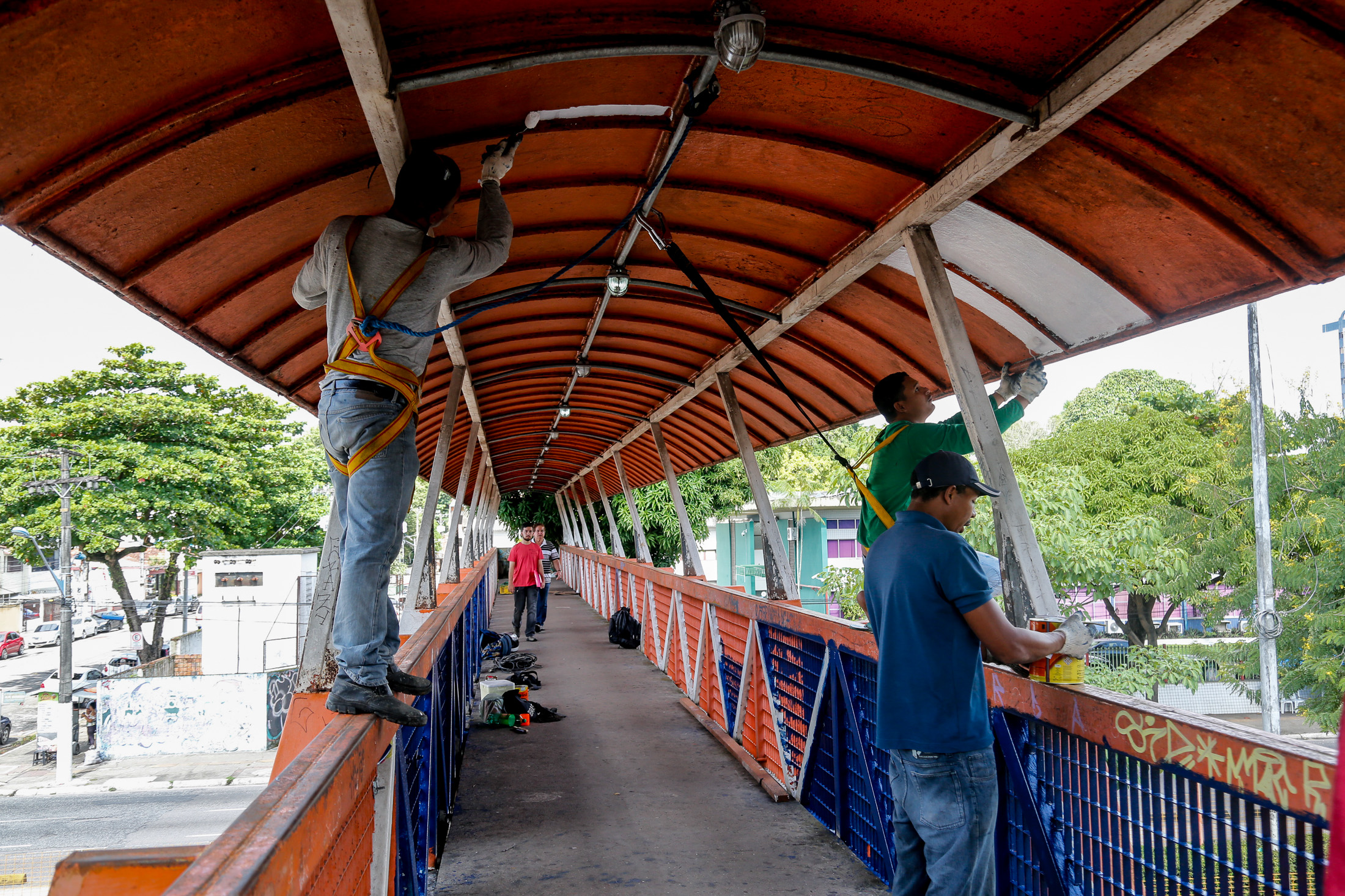 Medidas preventivas adiam conclusão de obras nas passarelas da Almirante Barroso