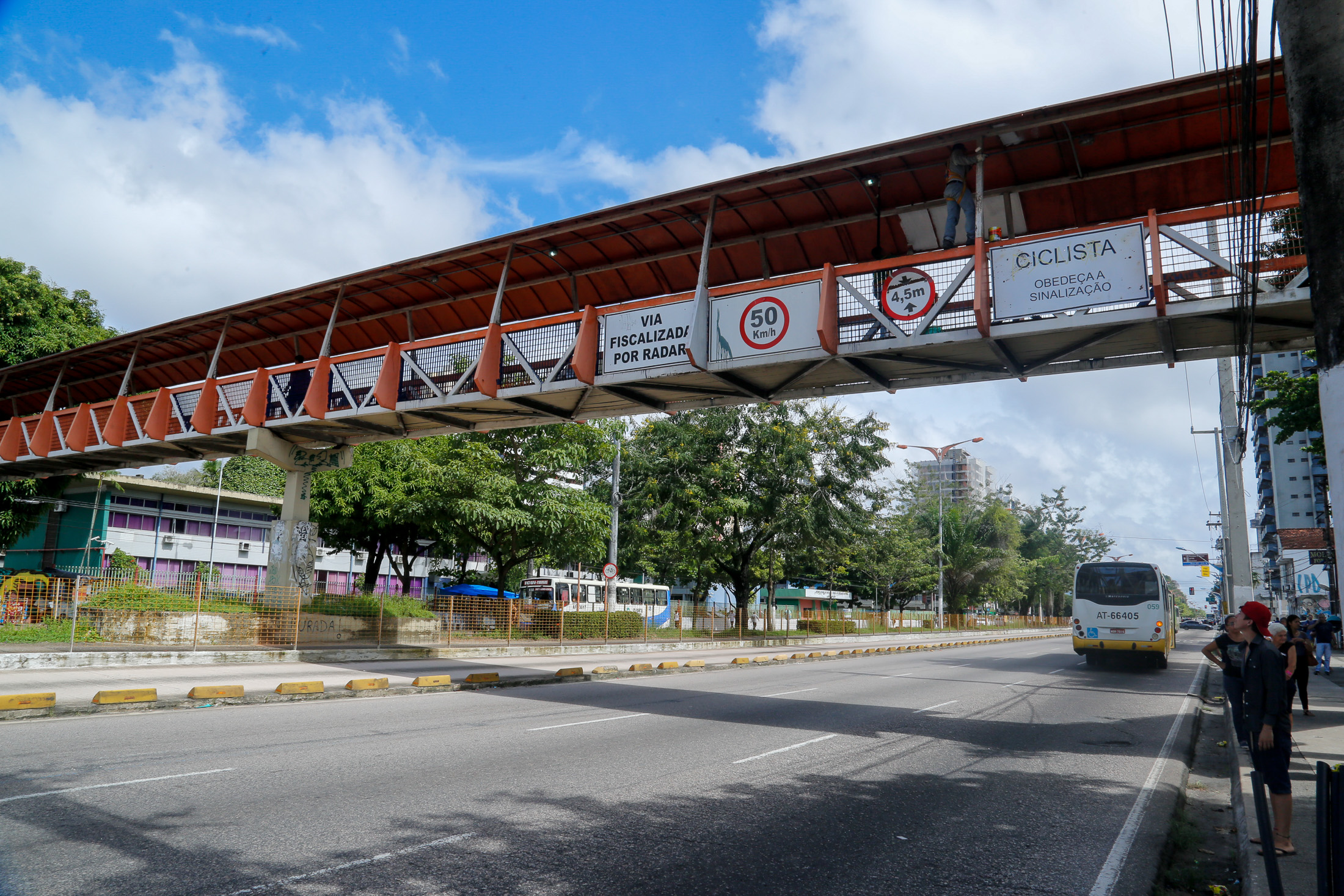 Medidas preventivas adiam conclusão de obras nas passarelas da Almirante Barroso