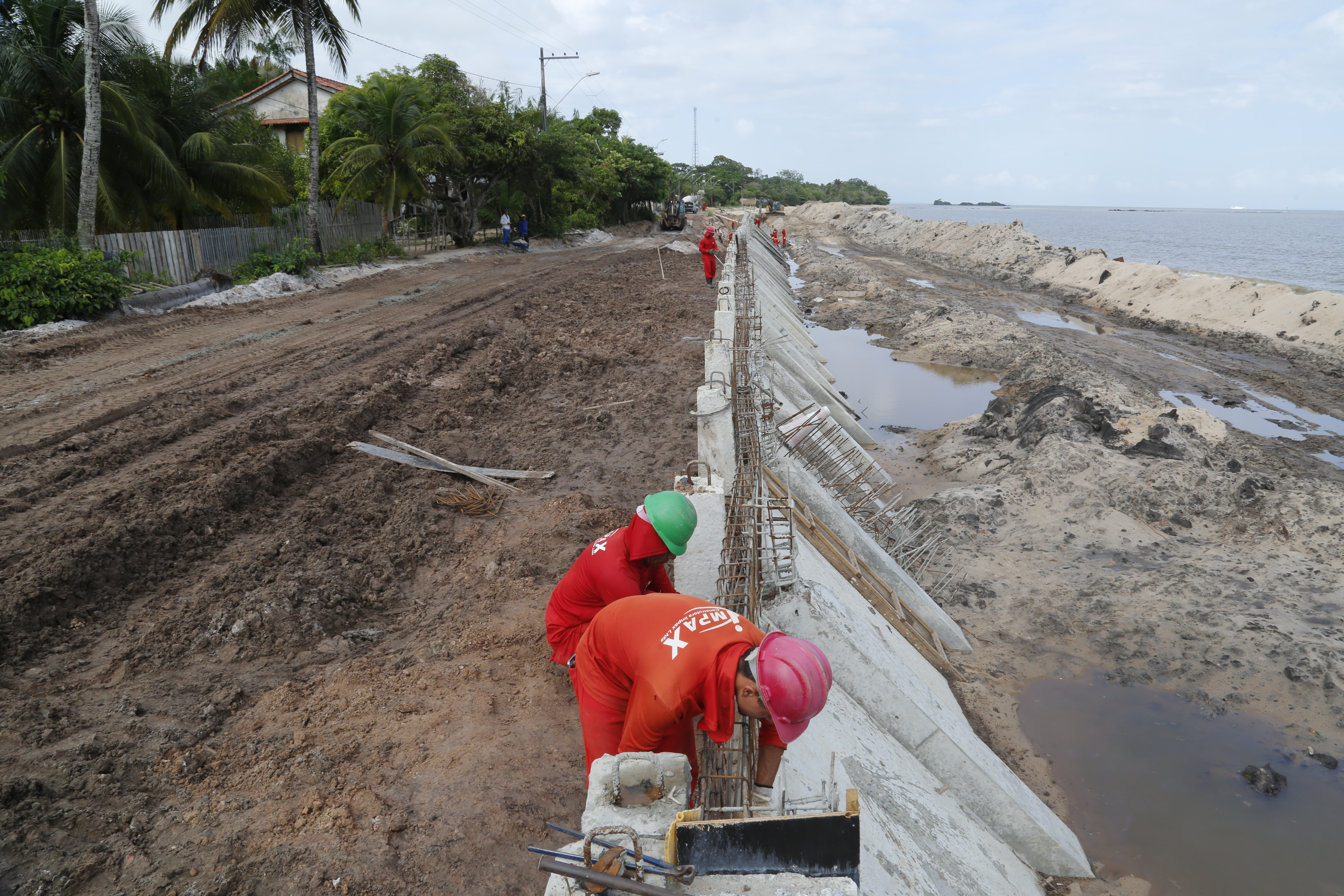 Obra do muro de arrimo na praia do Marahu está em reta final   