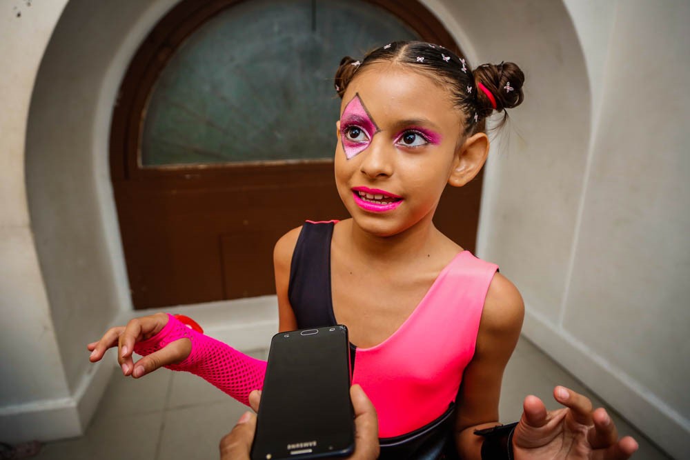 Alunos da Escola Municipal de Dança emocionam o público com o espetáculo "Magia Digital"