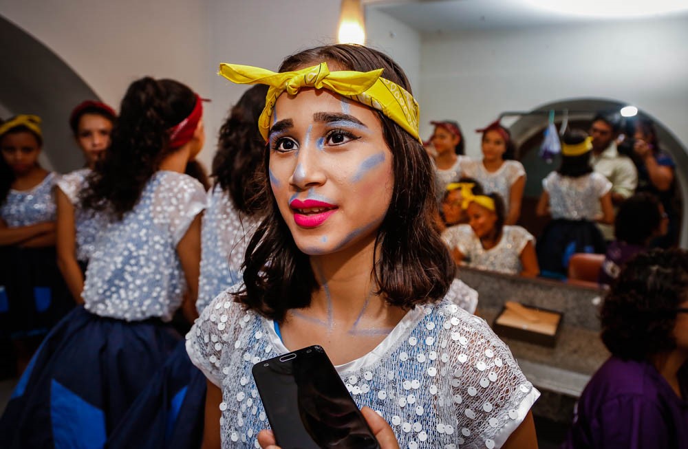 Alunos da Escola Municipal de Dança emocionam o público com o espetáculo "Magia Digital"