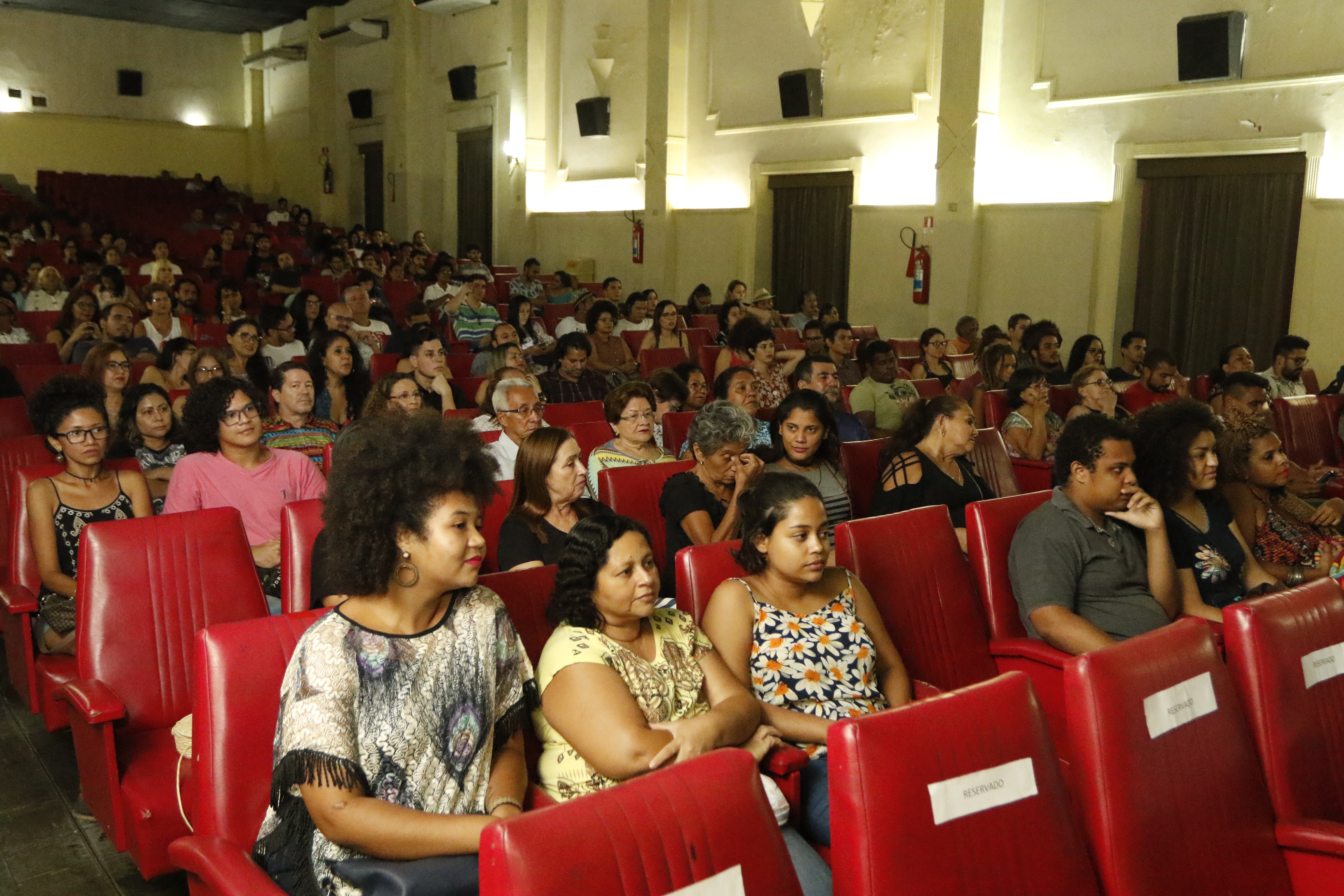 Documentário "Dona Onete-Flor da Lua" emociona o público no Cine Olympia  