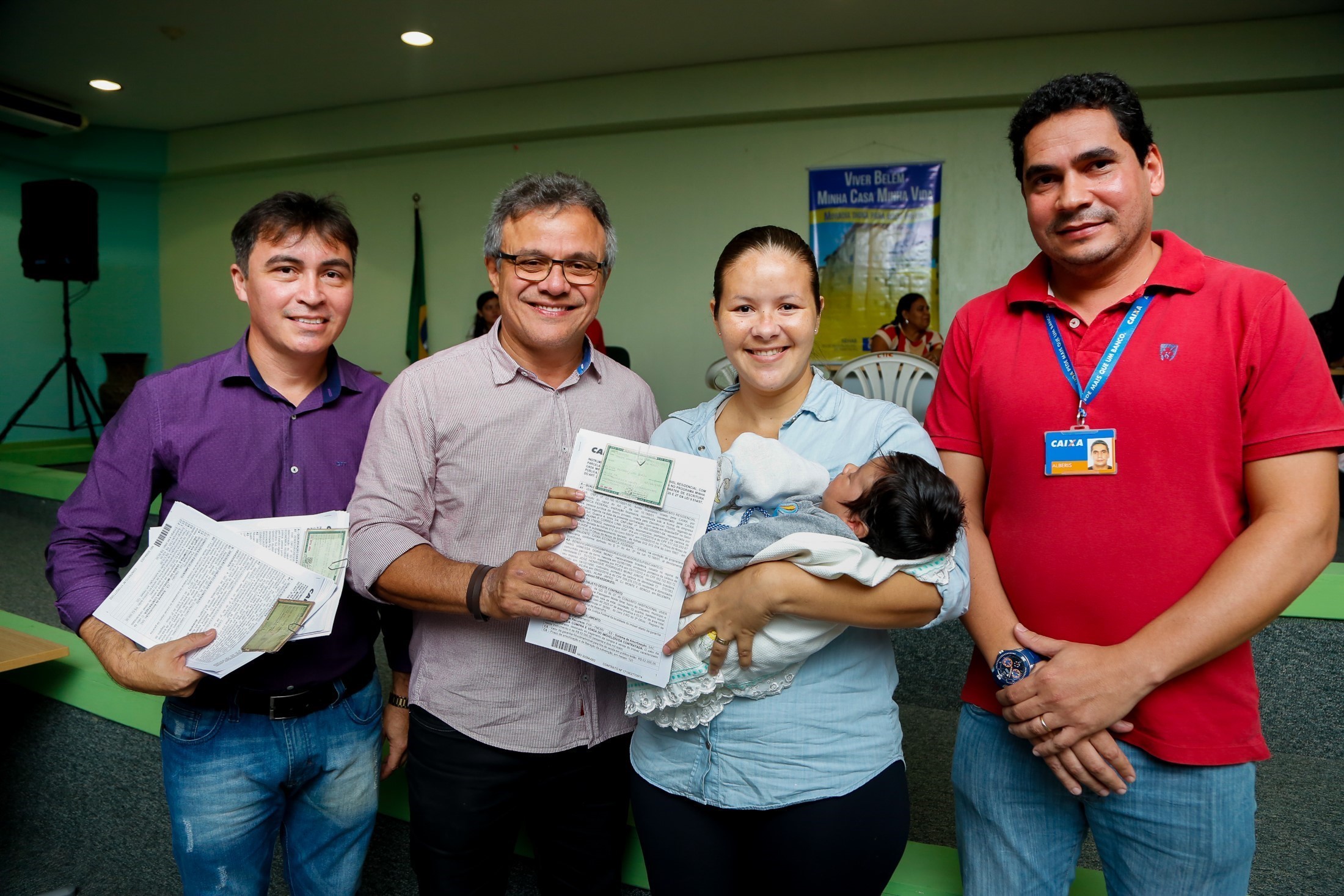 Mais de 60 famílias recebem imóveis do programa Viver Belém - Minha Casa Minha Vida   