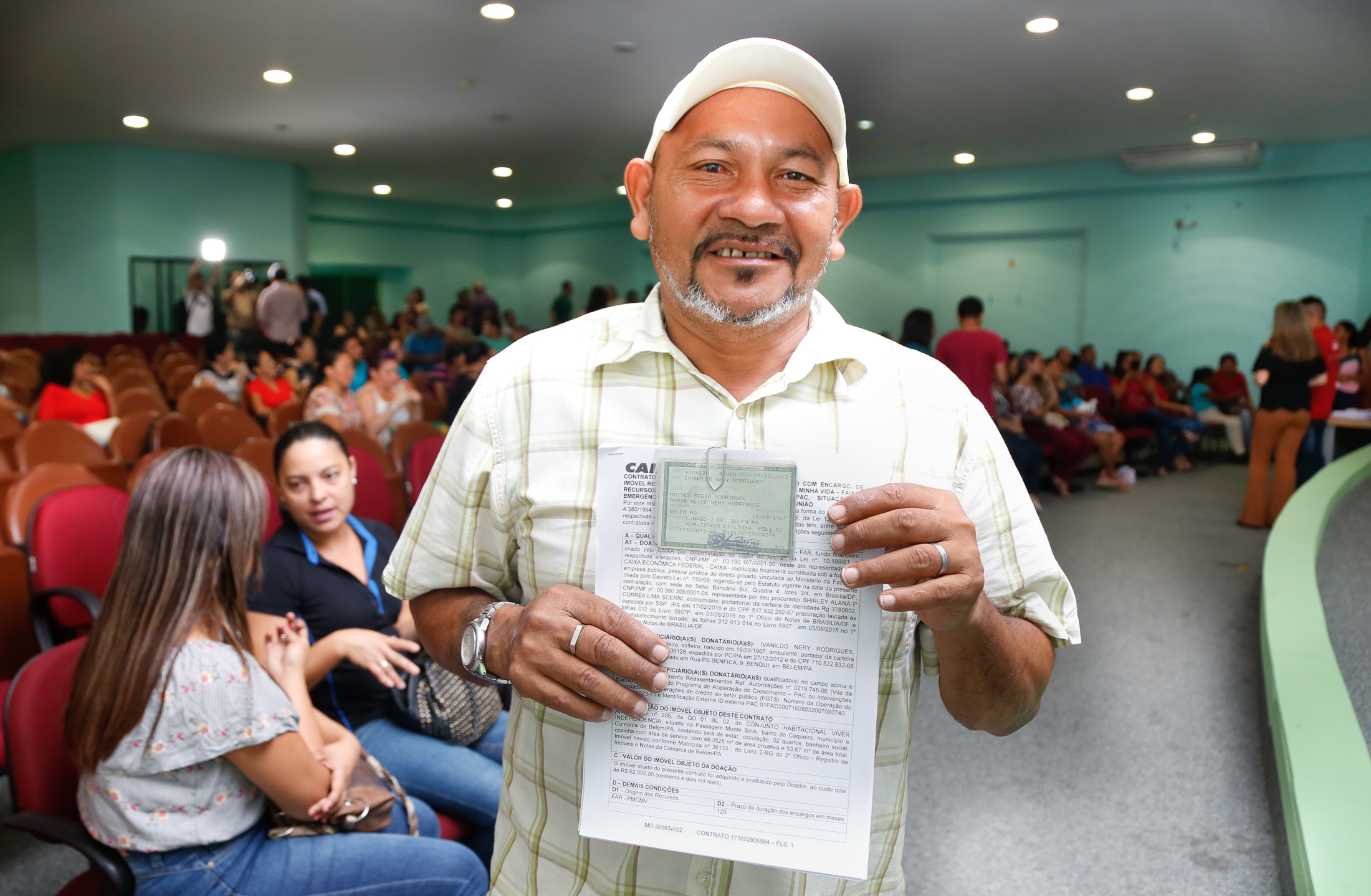 Mais de 60 famílias recebem imóveis do programa Viver Belém - Minha Casa Minha Vida   