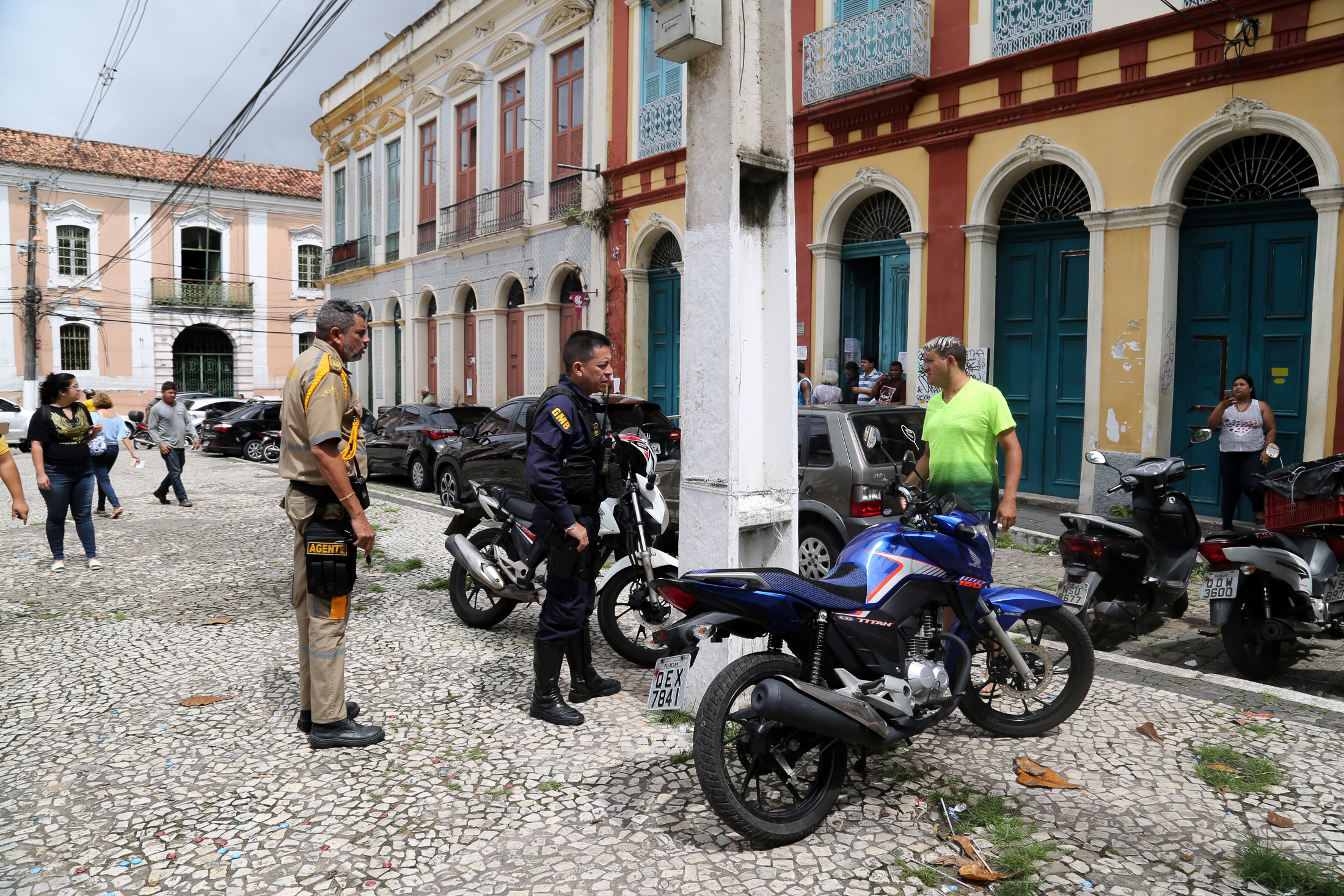 Prefeitura realiza operação de trânsito no entorno do Terminal Rodoviário e Praça das Mercês