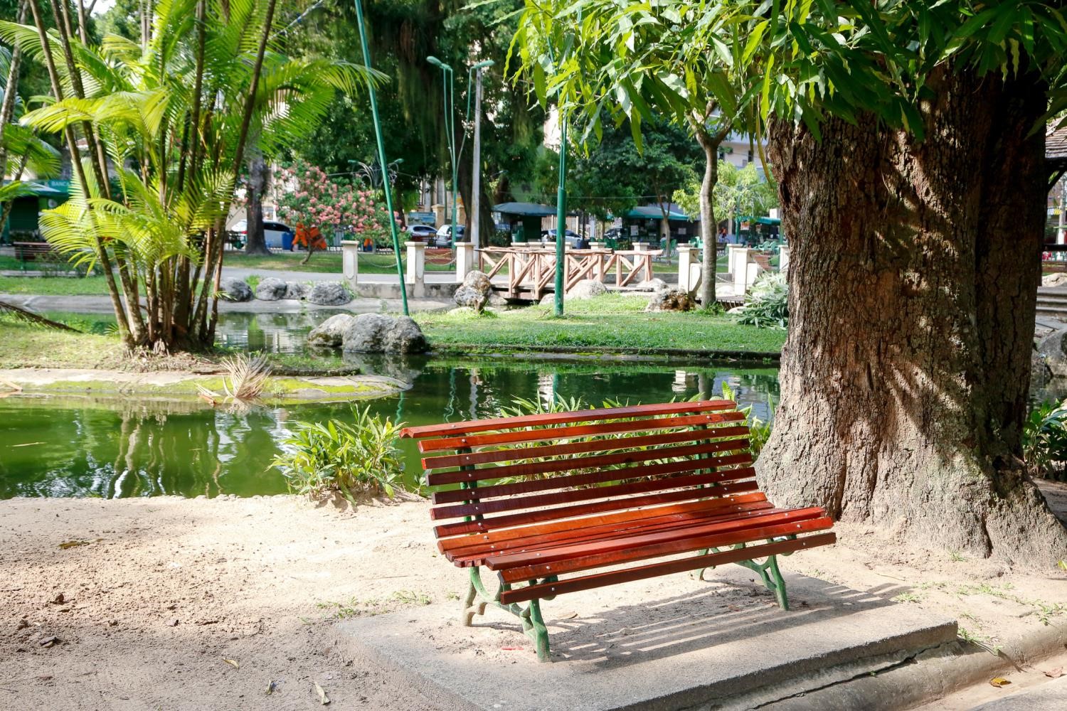 Belém dos encantos nas praças, nos rios, na arquitetura e na predominância do verde