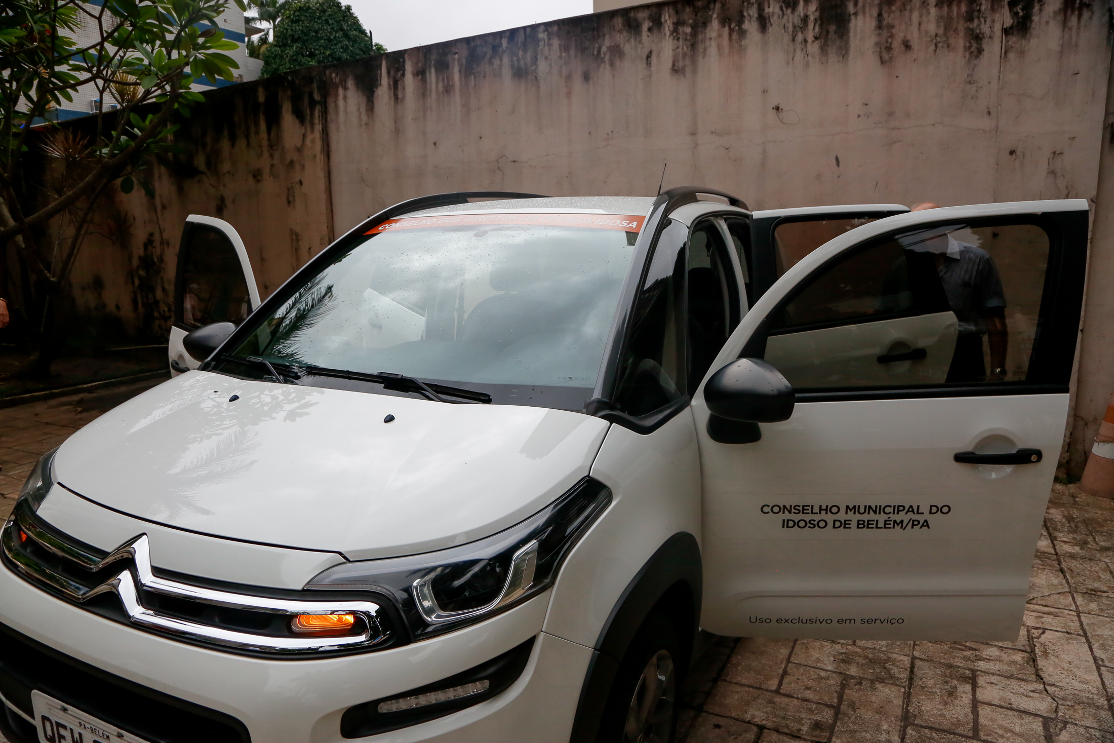 Prefeitura de Belém faz entrega de veículo ao Conselho Municipal do Idoso