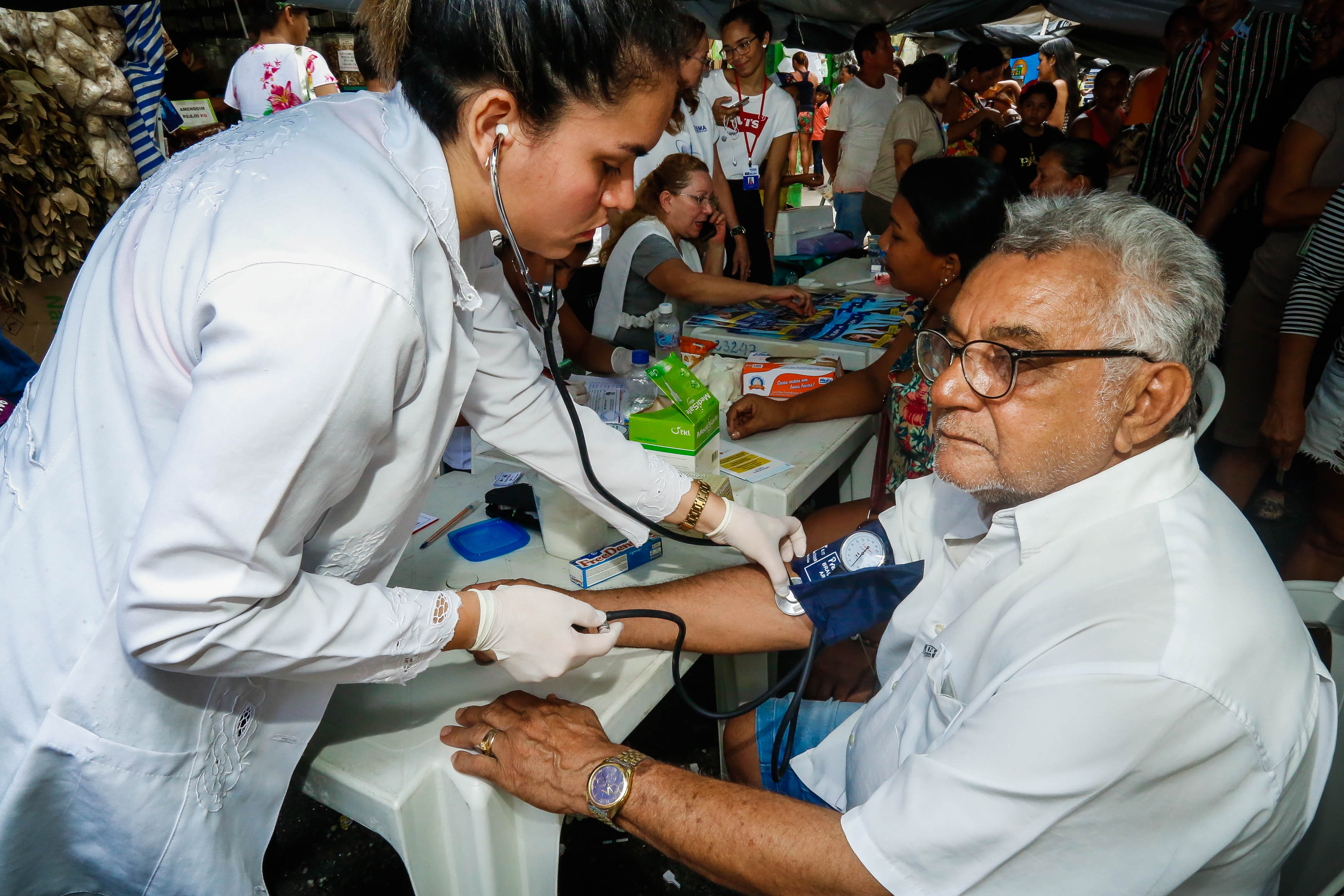 Ações de saúde e cidadania levam centenas de pessoas ao Mercado de Carne, no Ver-o-Peso