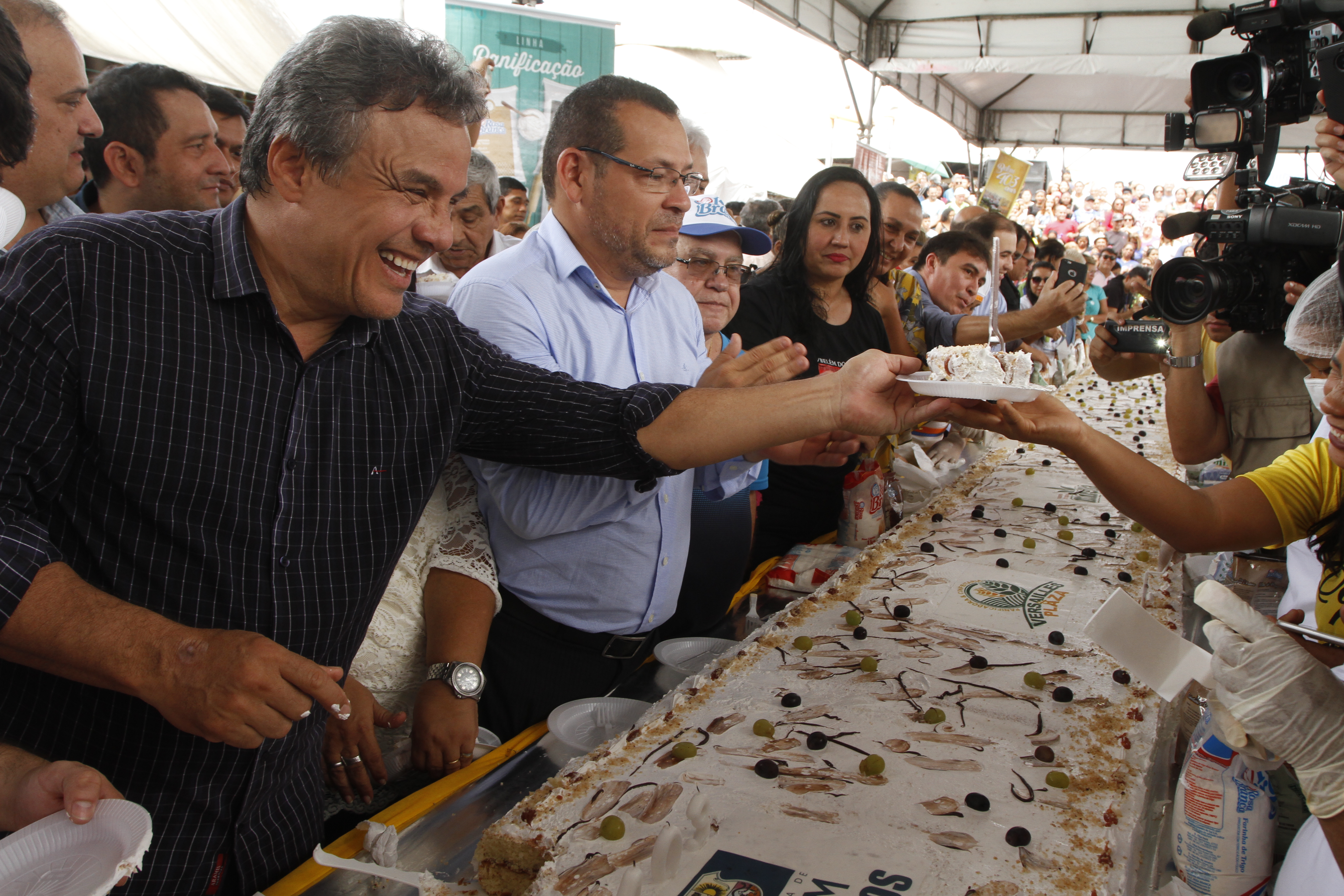 Belém celebra 403 anos de fundação com bolo de 20 metros e muitas bênçãos