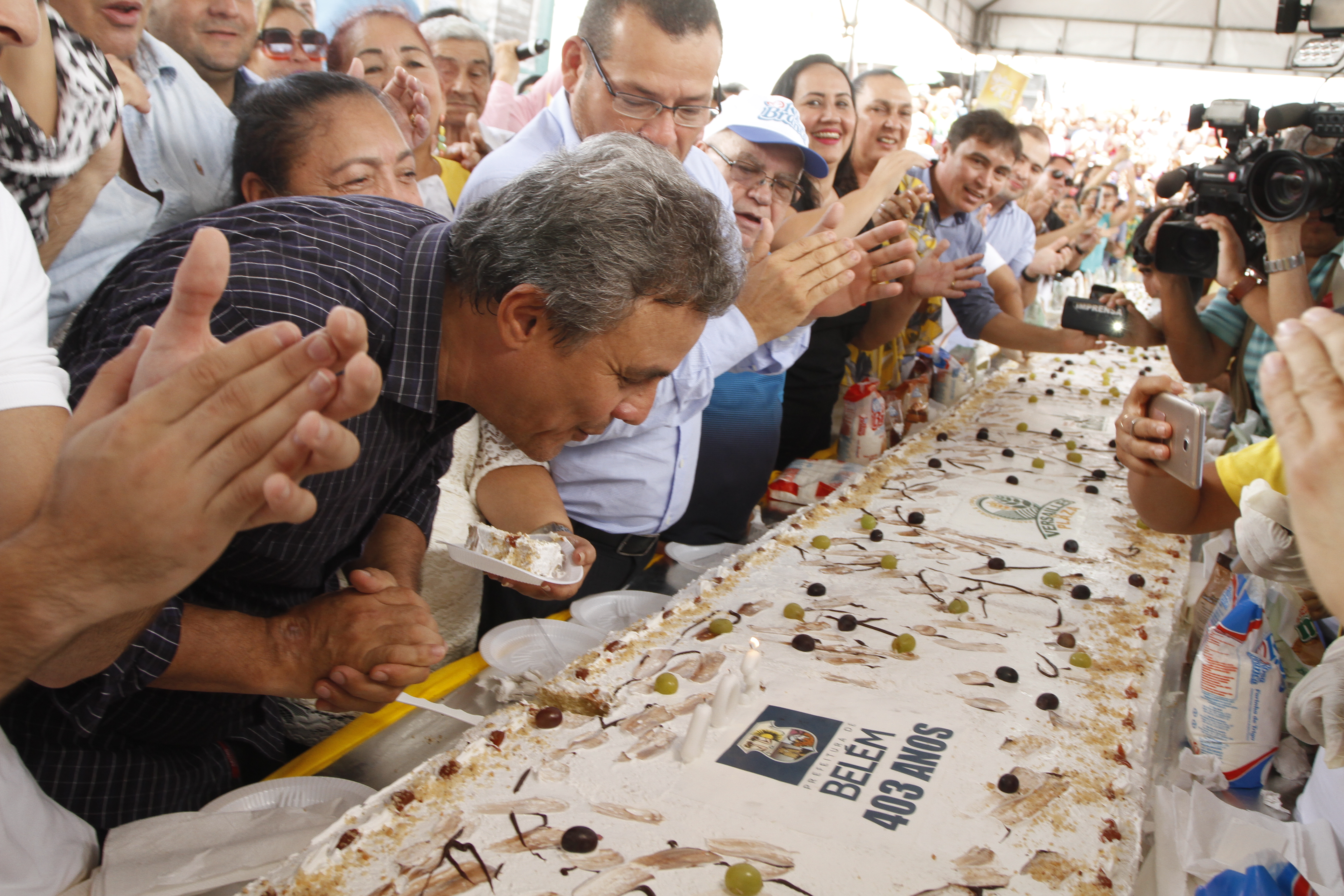 Belém celebra 403 anos de fundação com bolo de 20 metros e muitas bênçãos