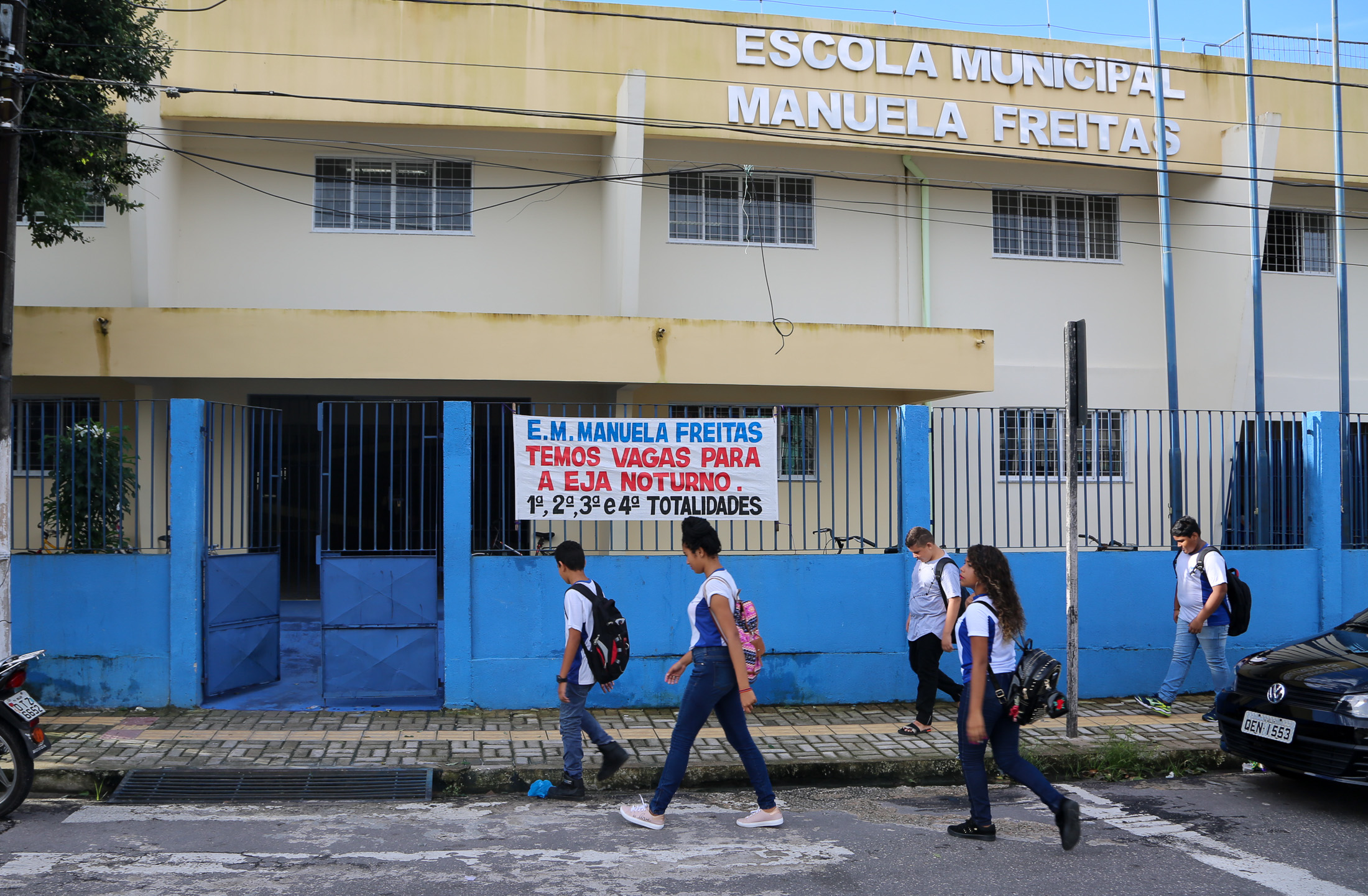 Alunos da rede municipal de ensino retornaram às aulas nesta segunda-feira, 21