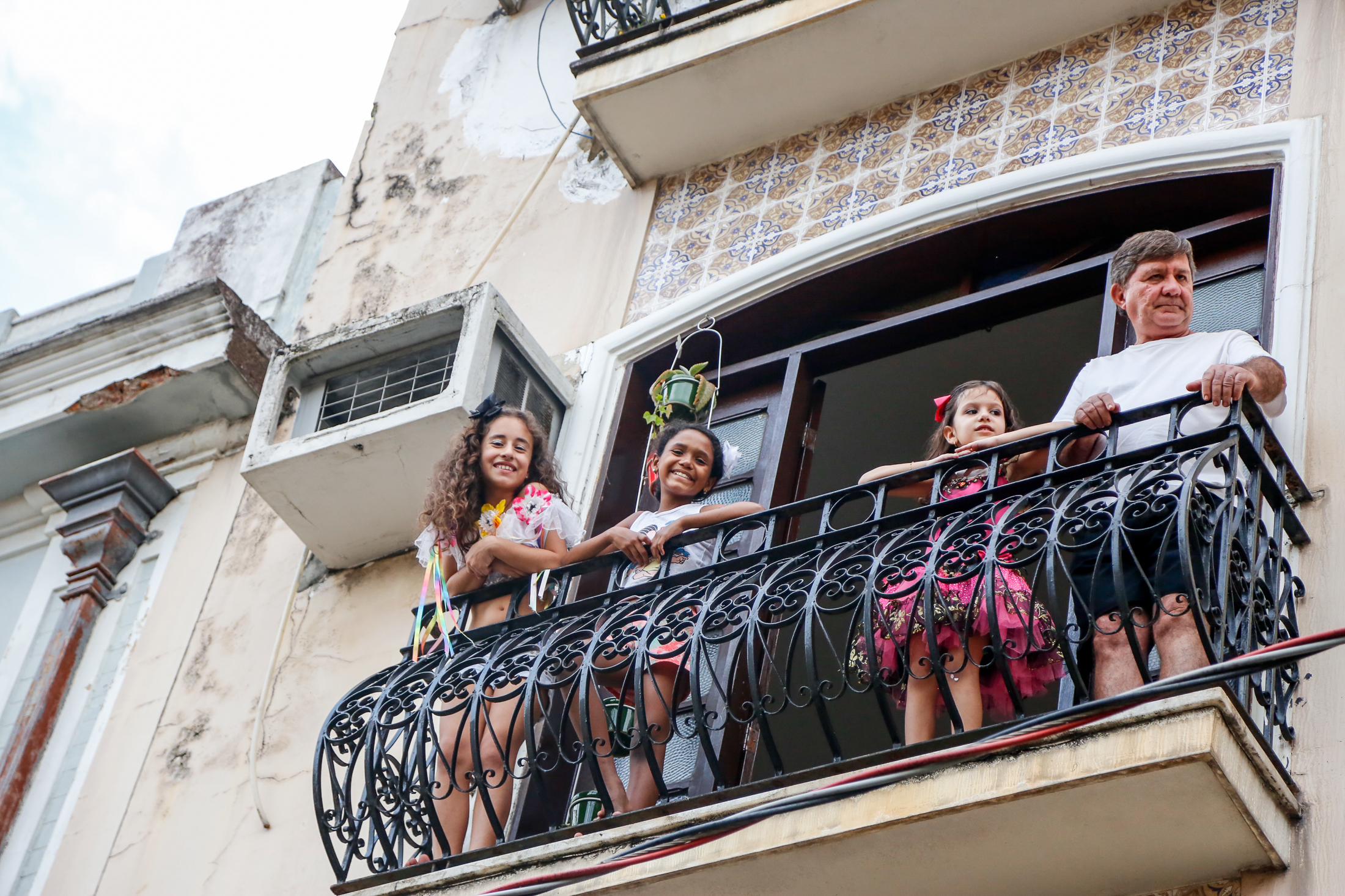 Pré-Carnaval leva milhares de brincantes às ruas da Cidade Velha