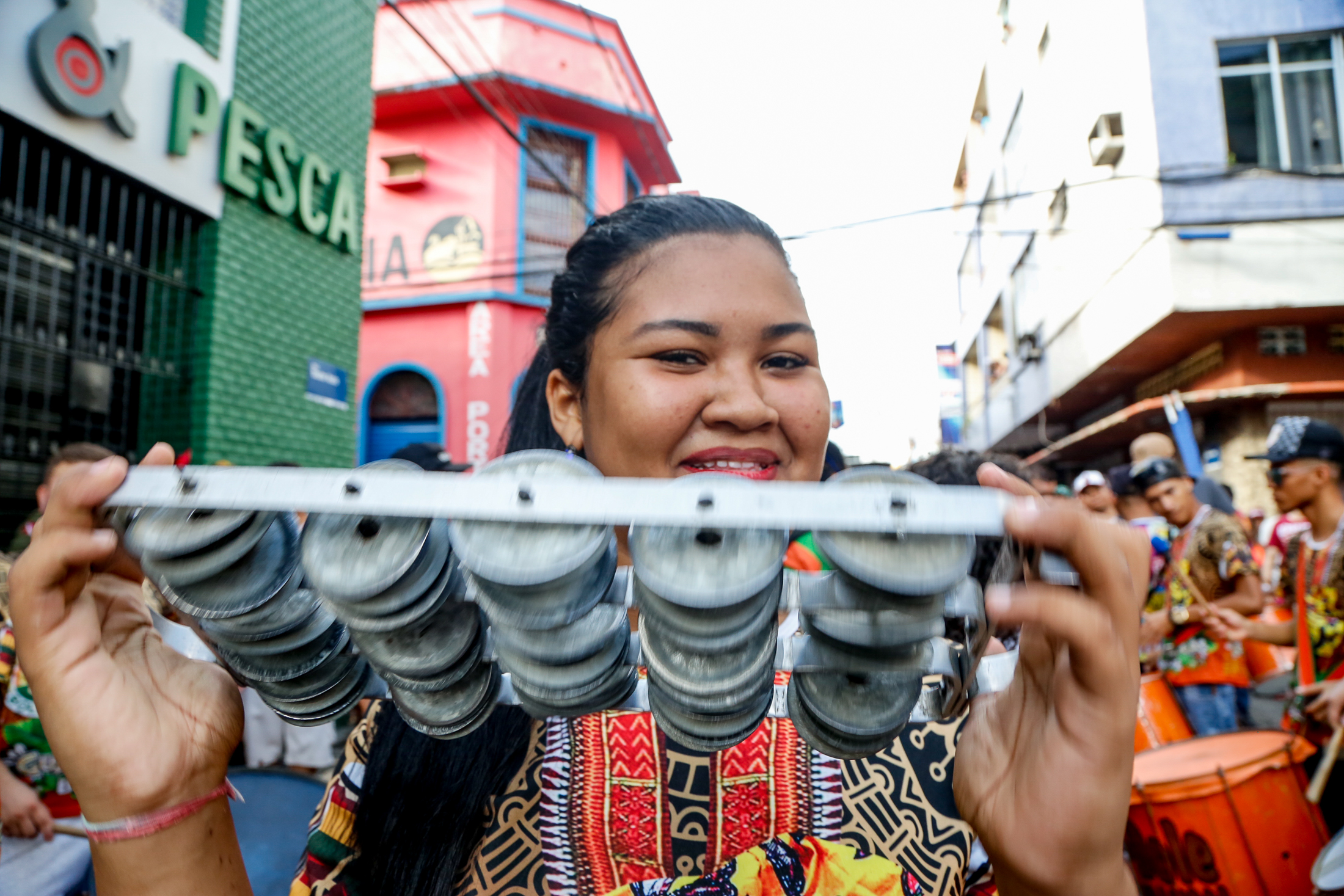 Pré-Carnaval leva milhares de brincantes às ruas da Cidade Velha