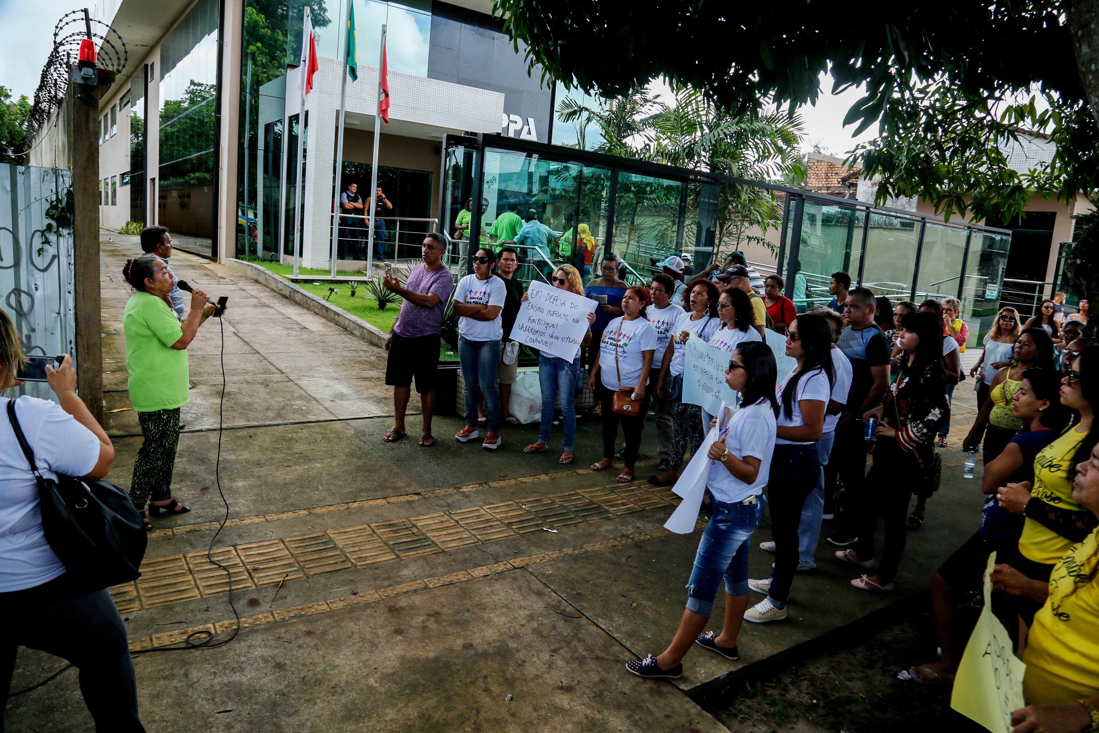 Comunidade de Outeiro se mobiliza em defesa da Escola Bosque
