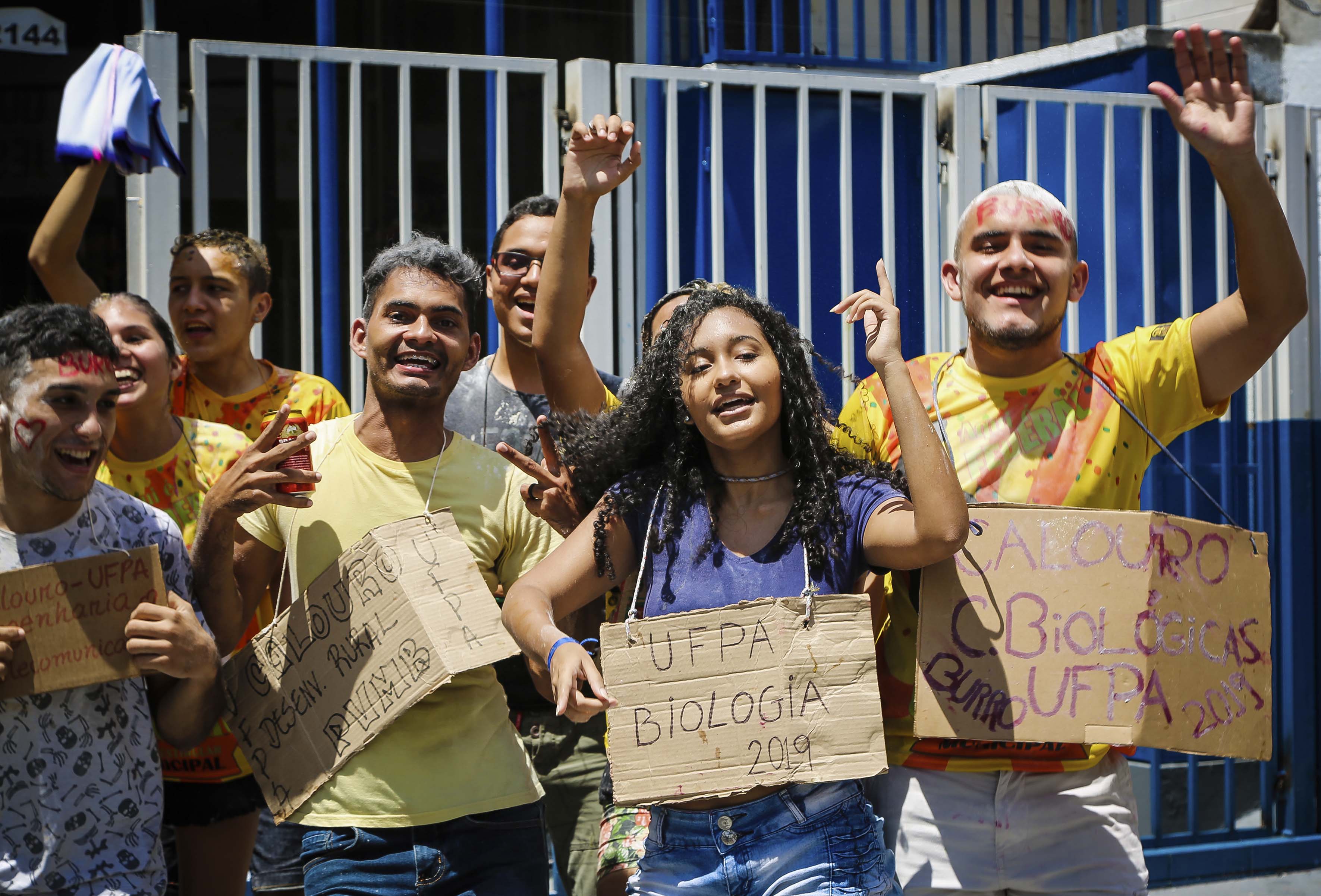 Alunos do Pré-Vestibular Municipal celebram aprovação na UFPA