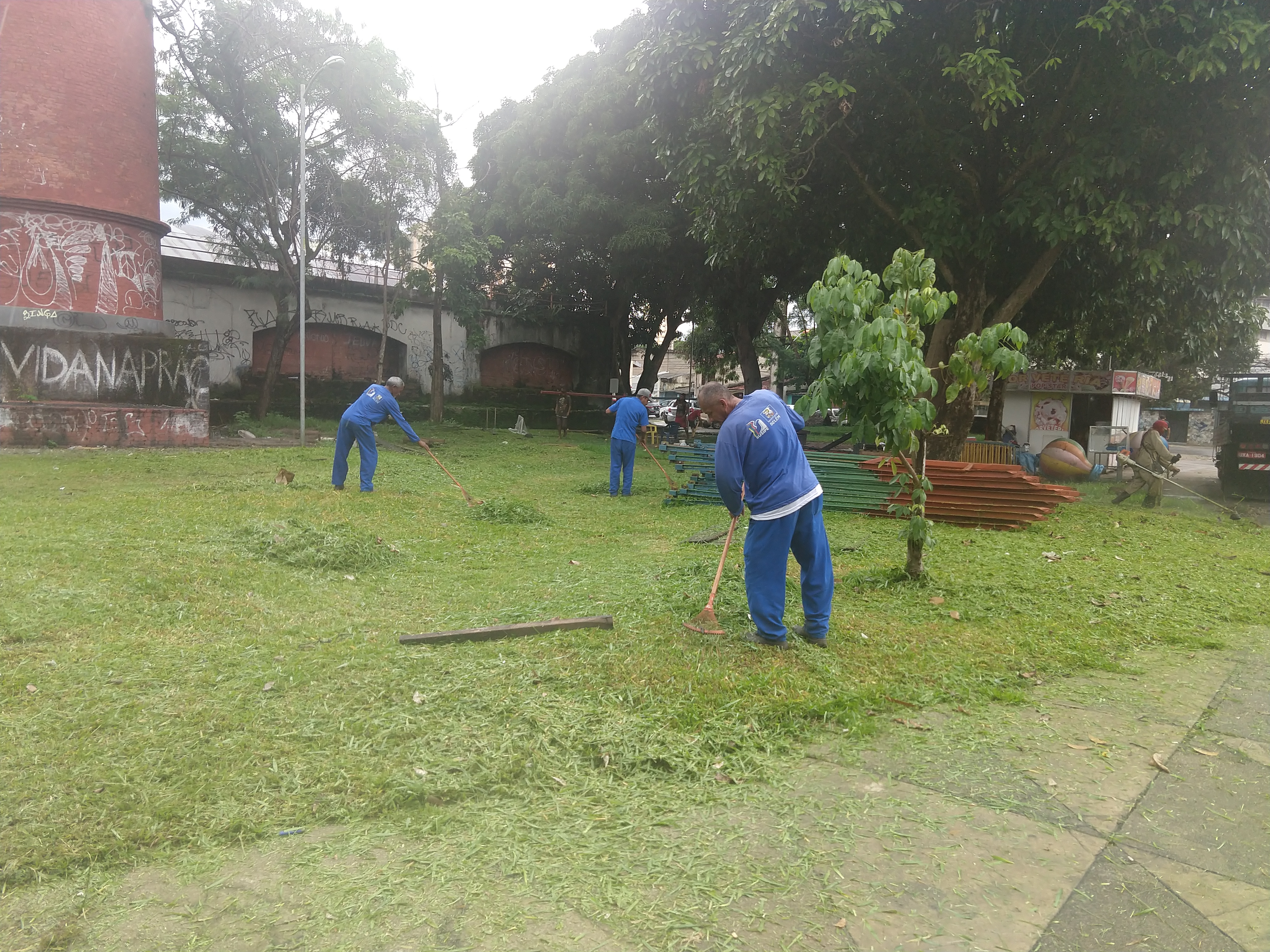 Praça Dalcídio Jurandir, na Cremação, recebe ações de limpeza e manutenção