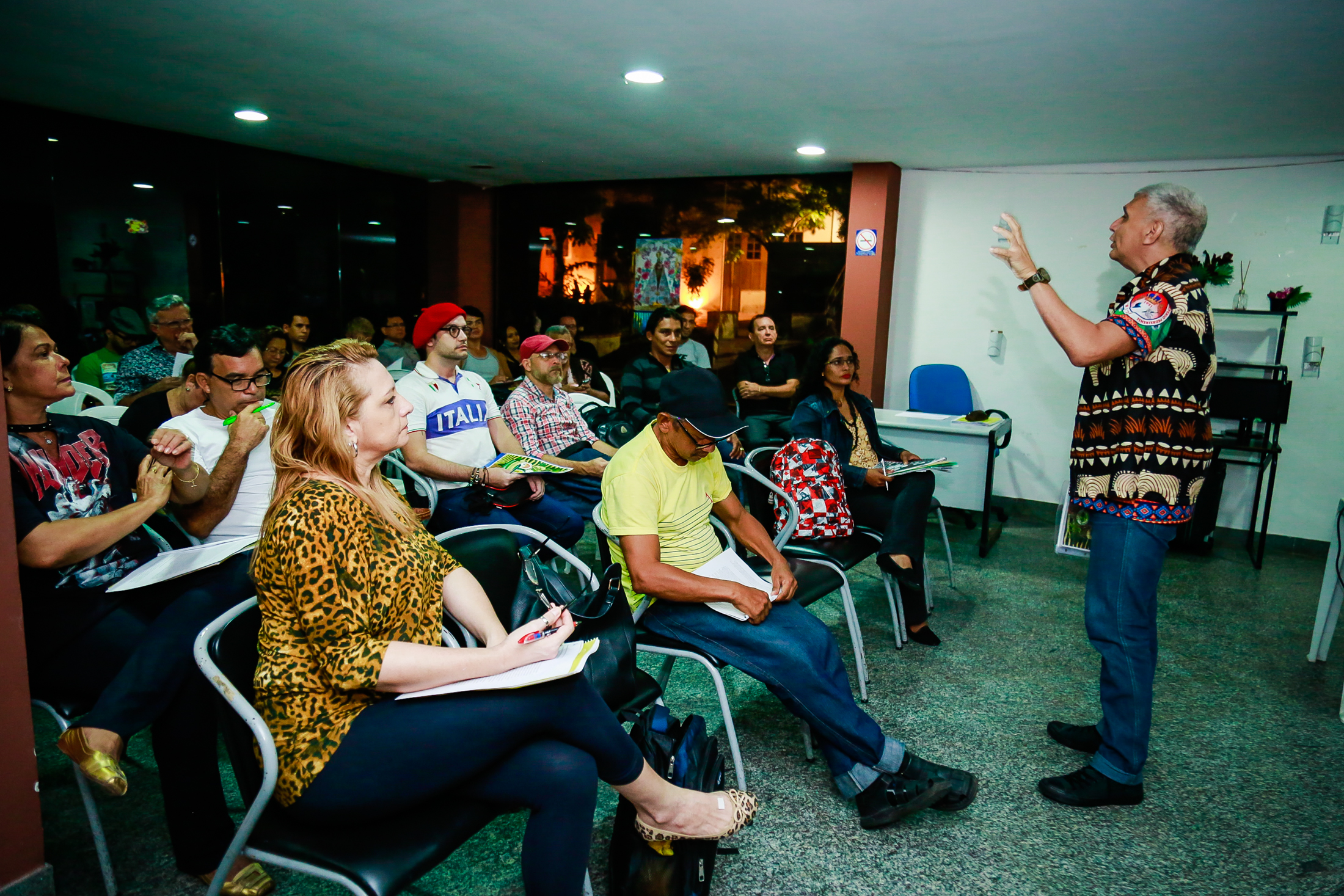 Escolas de samba do 1º grupo apresentam seus enredos à comissão julgadora