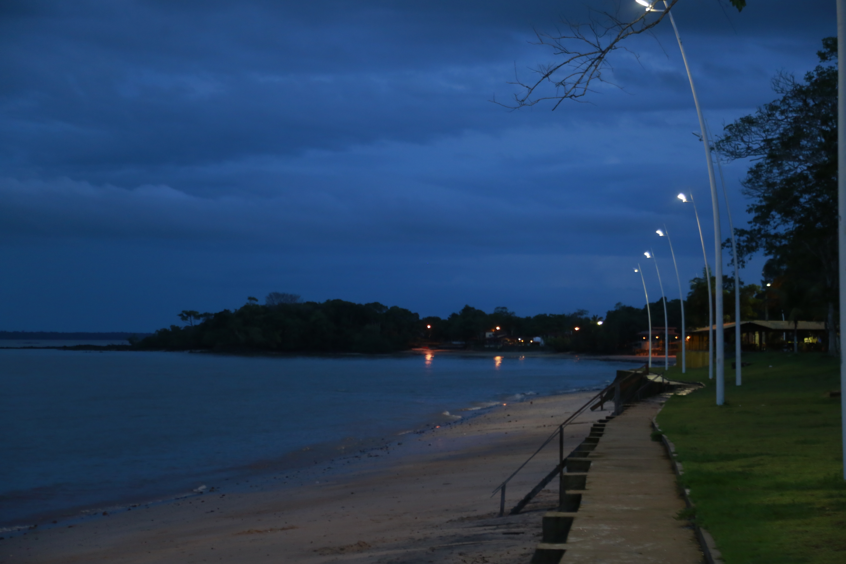 Praias de Mosqueiro recebem nova iluminação pública