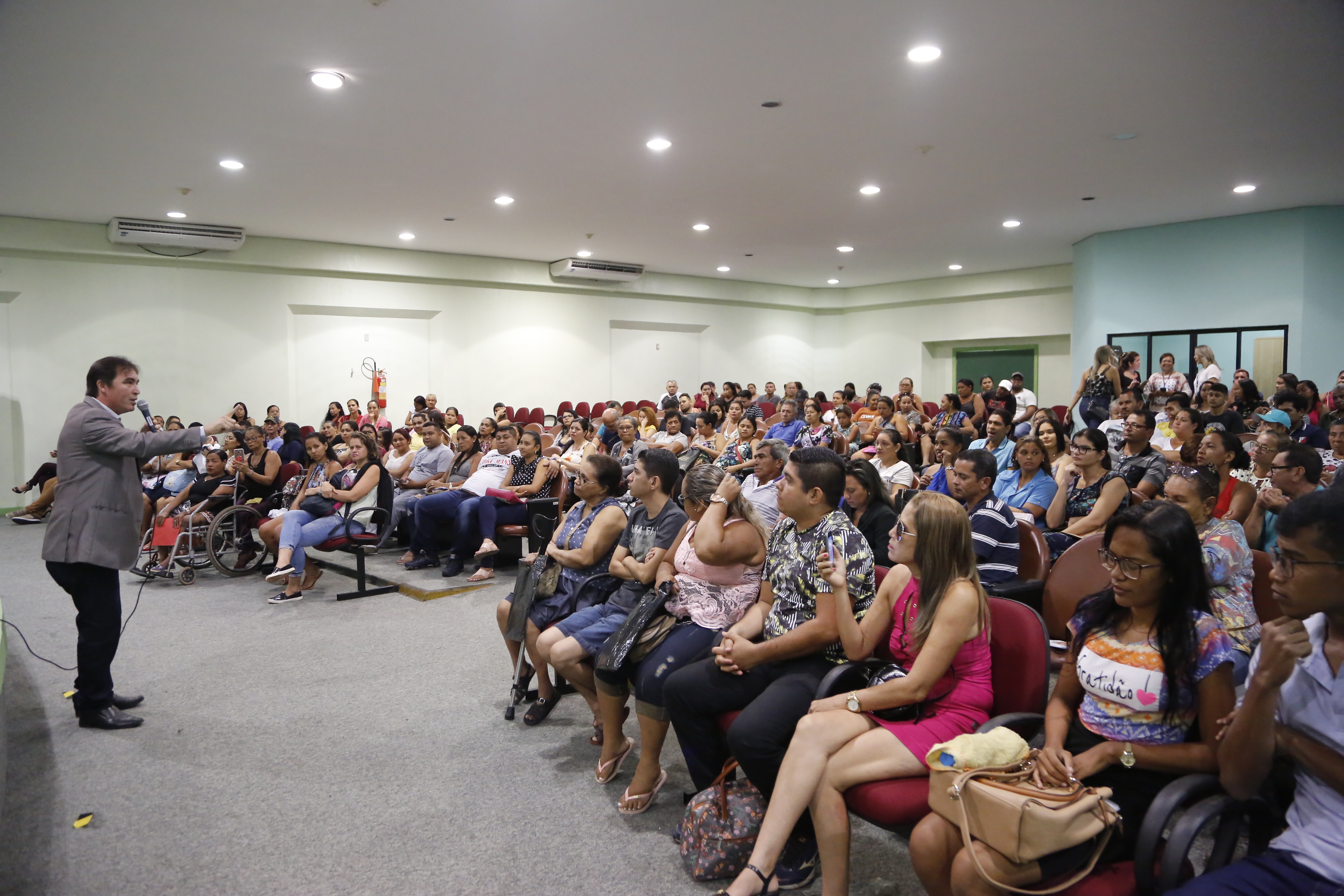 Prefeitura de Belém assina contratos com contemplados no residencial Portal do Tenoné