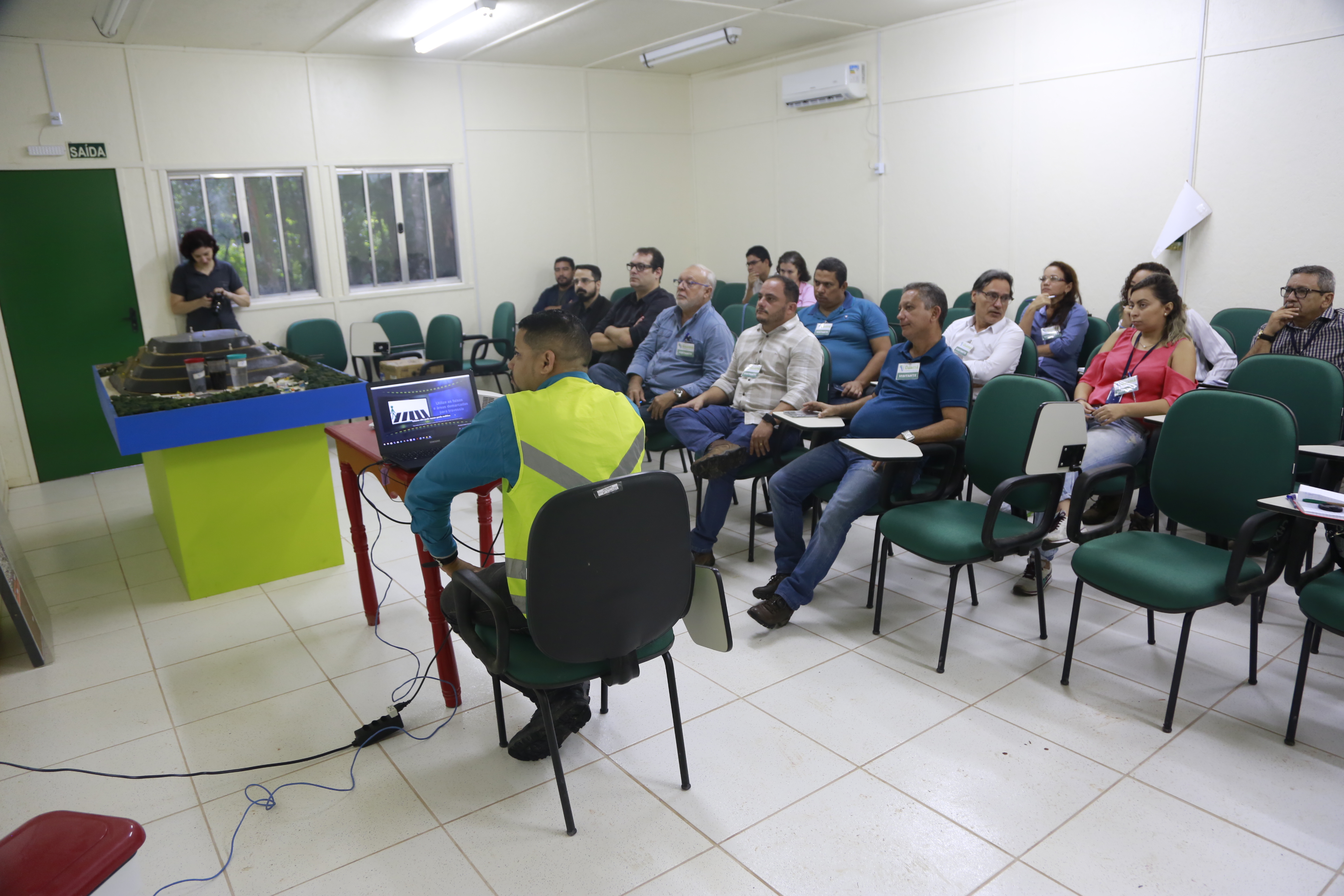 Técnicos das Prefeituras de Belém e Ananindeua visitam o aterro sanitário de Marituba