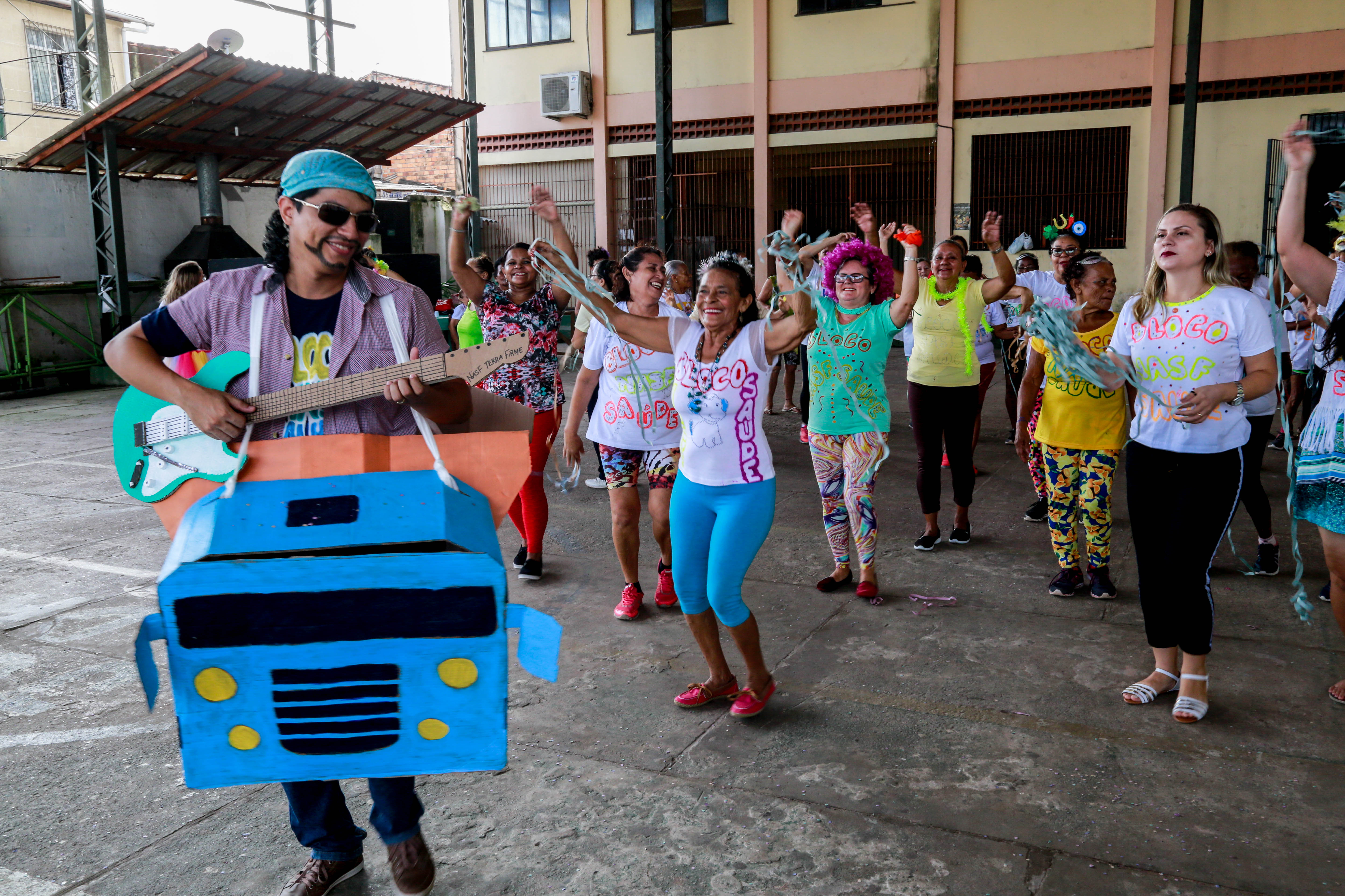 Idosos atendidos pela Sesma têm programação especial de carnaval