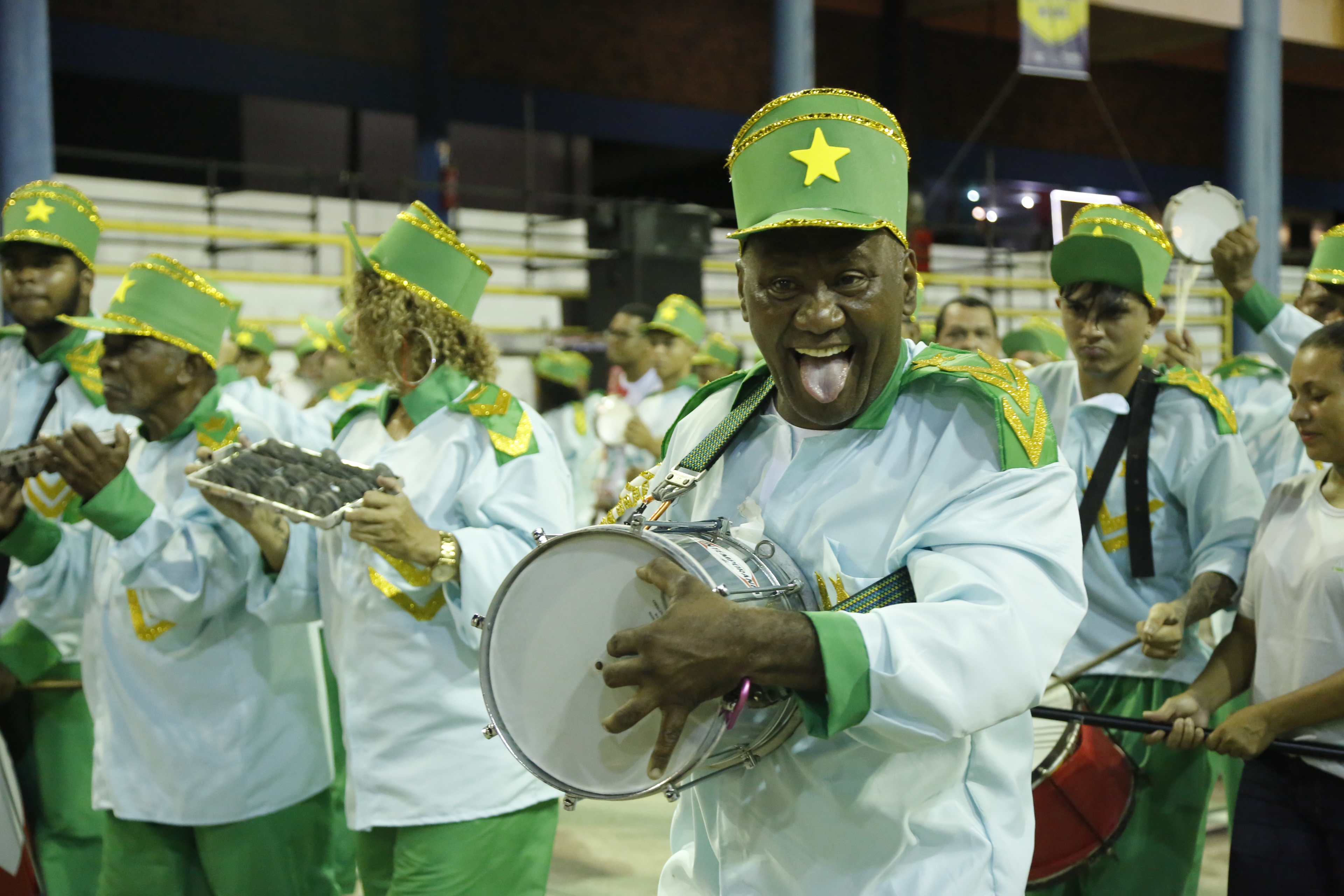 Nove agremiações abrem o primeiro dia do Carnaval oficial de Belém