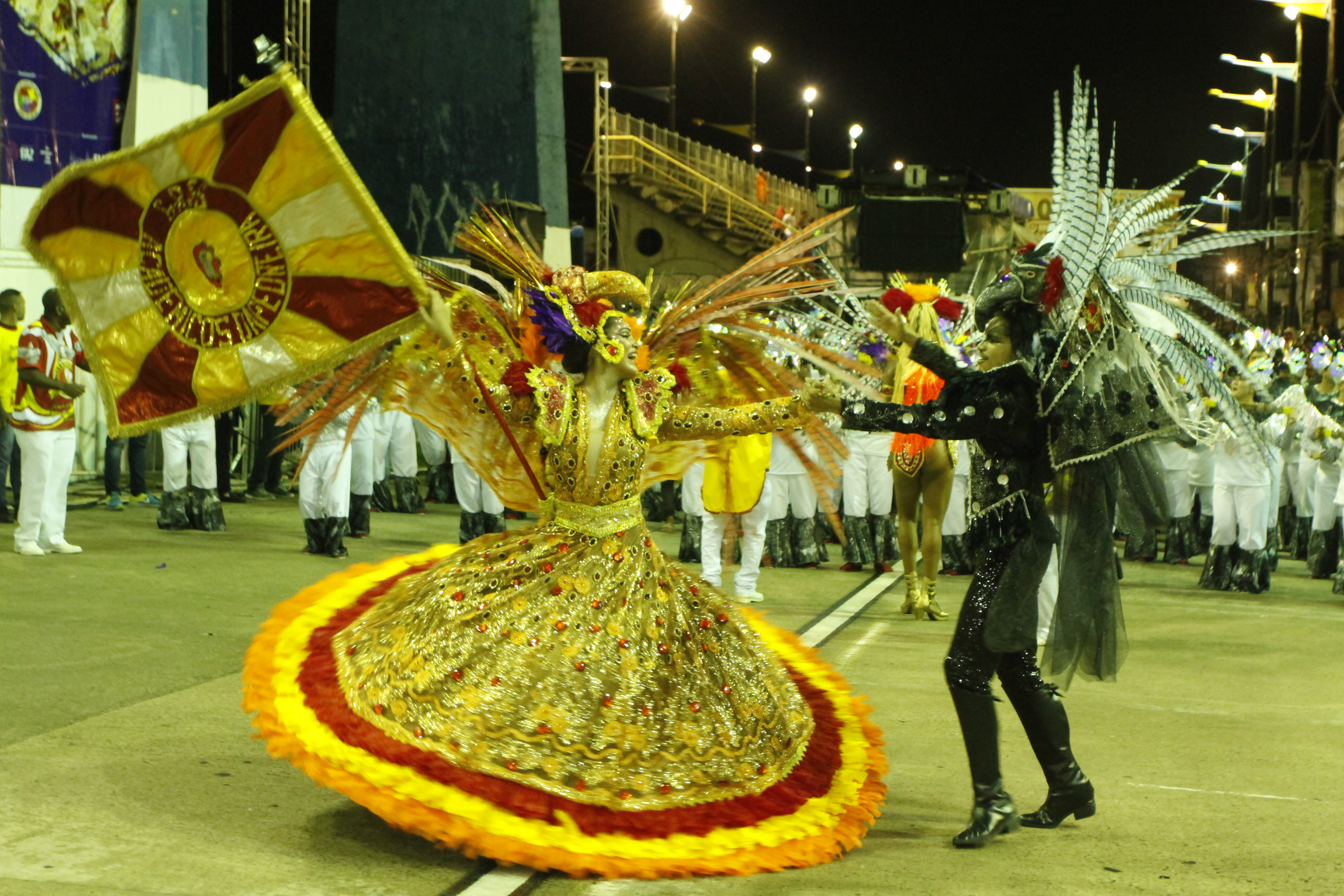 Dez escolas encerraram o desfile do Carnaval oficial de Belém