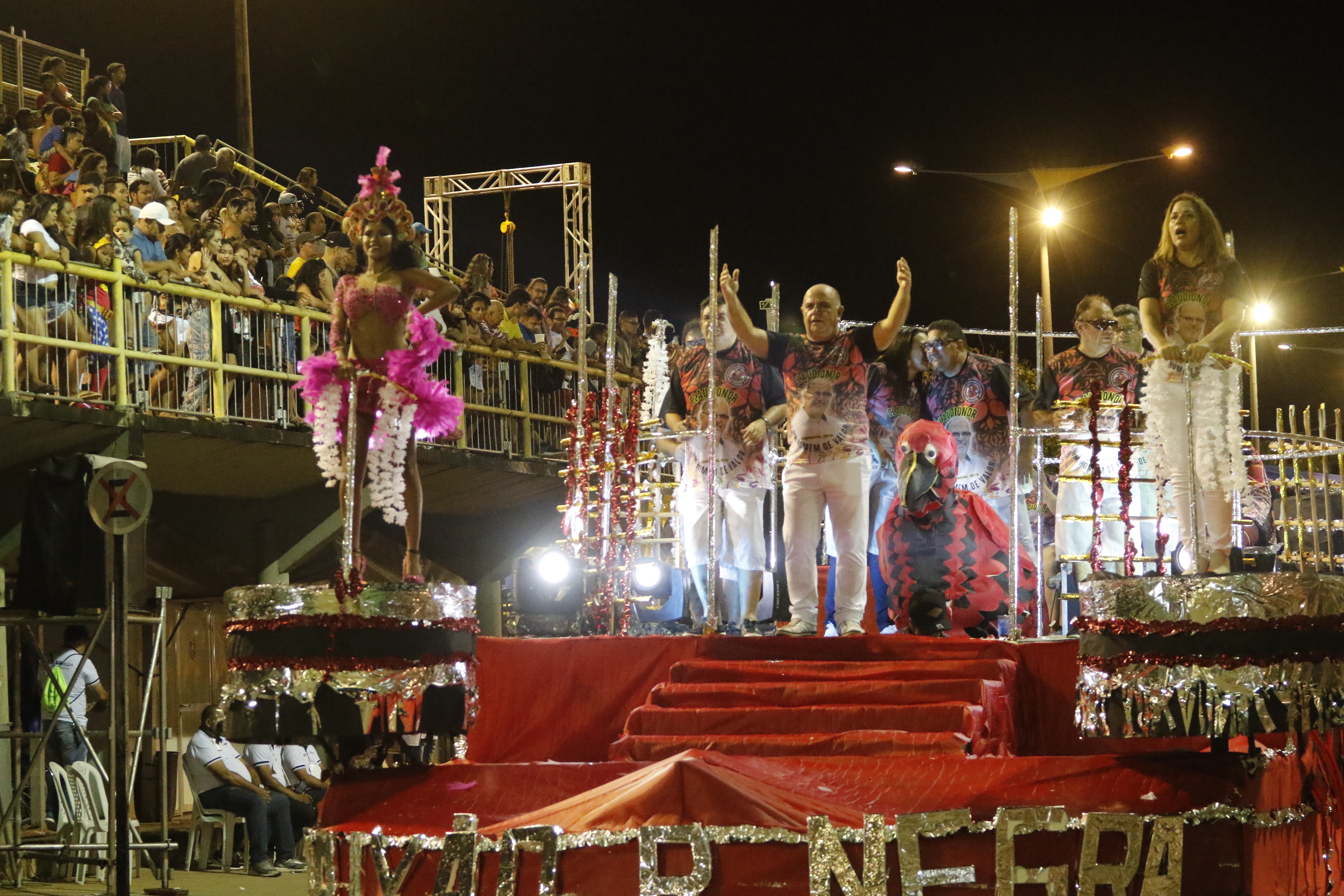 Dez escolas encerraram o desfile do Carnaval oficial de Belém