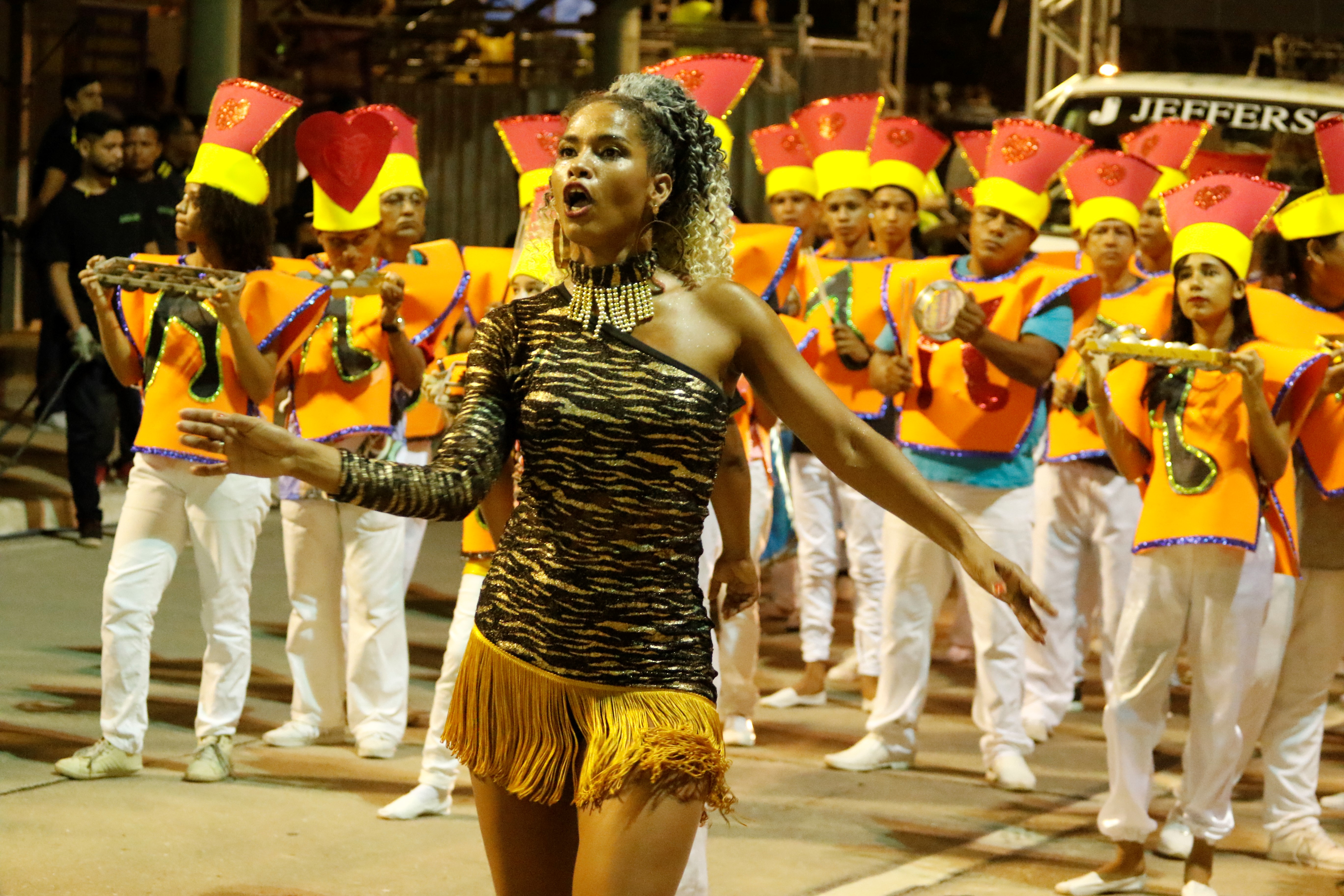 Dez escolas encerraram o desfile do Carnaval oficial de Belém