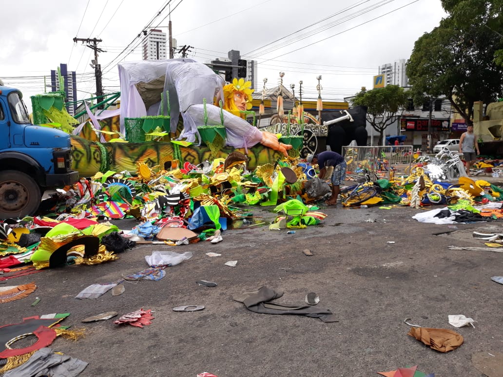 Bloco da Sesan fez a limpeza completa da avenida do samba nos três dias do desfile oficial