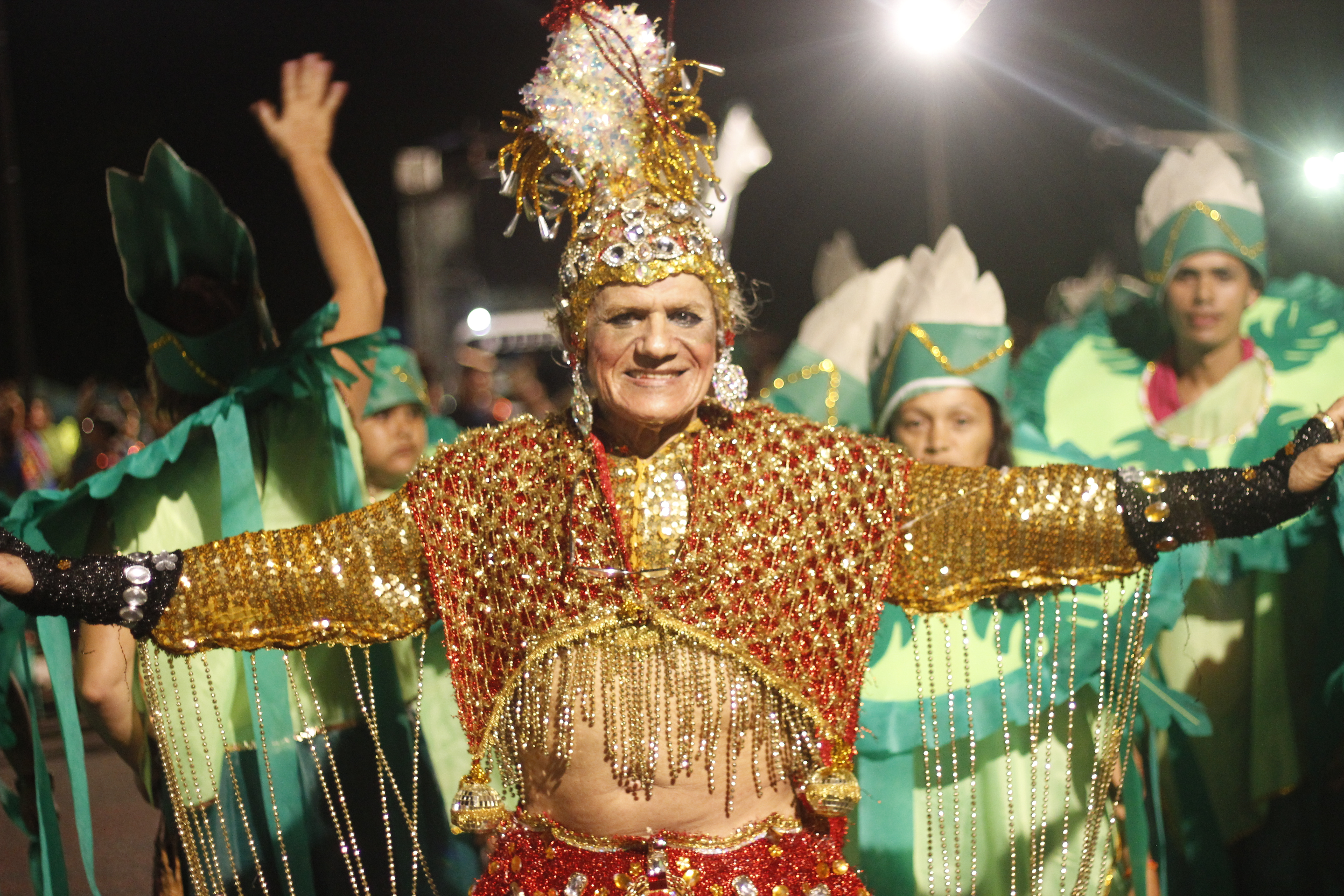 Criatividade, emoção e folia marcam encerramento do Carnaval de Outeiro