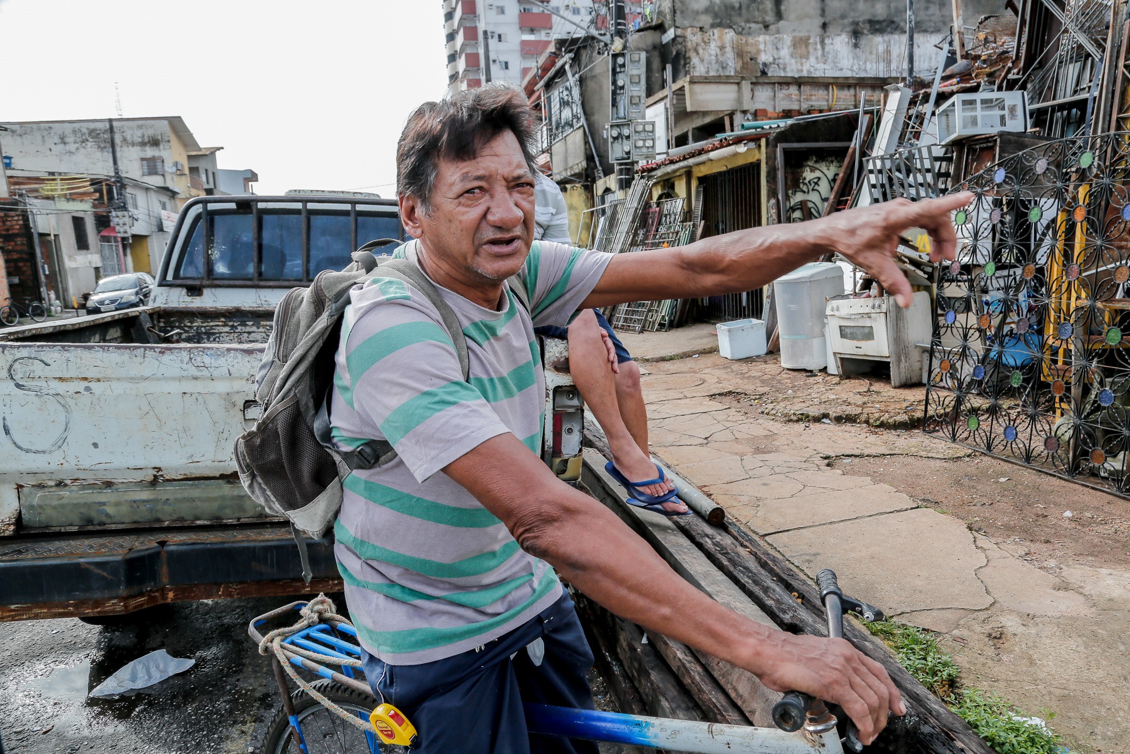 População precisa colaborar no combate ao descarte irregular de lixo e entulho