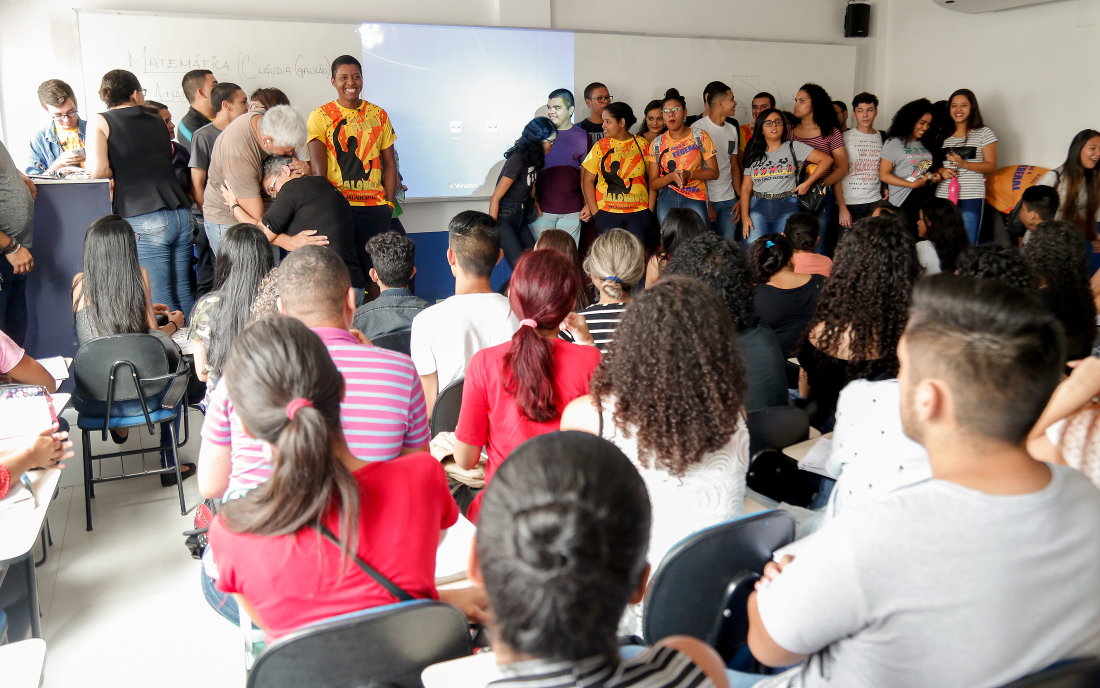 Cursinho Pré-Vestibular Municipal recepciona alunos no primeiro dia de aula