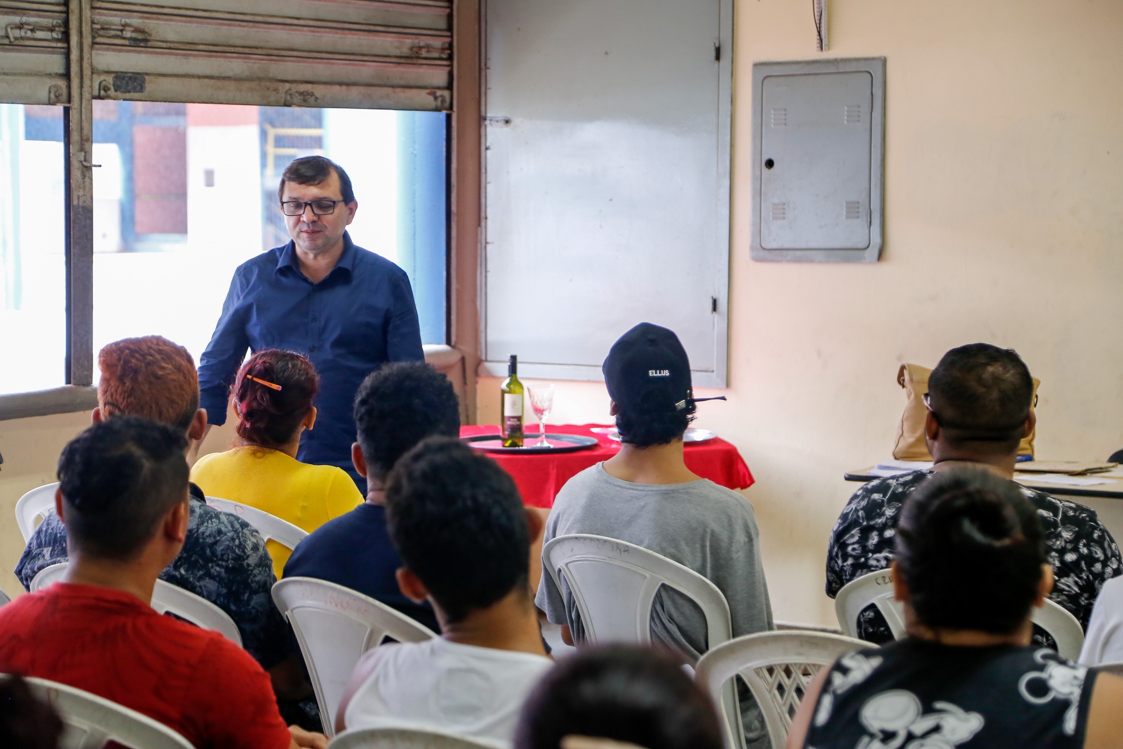 Fundo Ver-o-Sol oferta nova turma para o curso de garçom e garçonete 