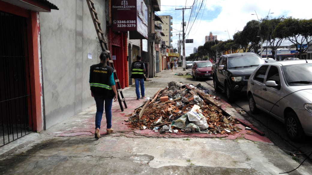 Fiscalização da Sesan combate a obstrução de vias públicas
