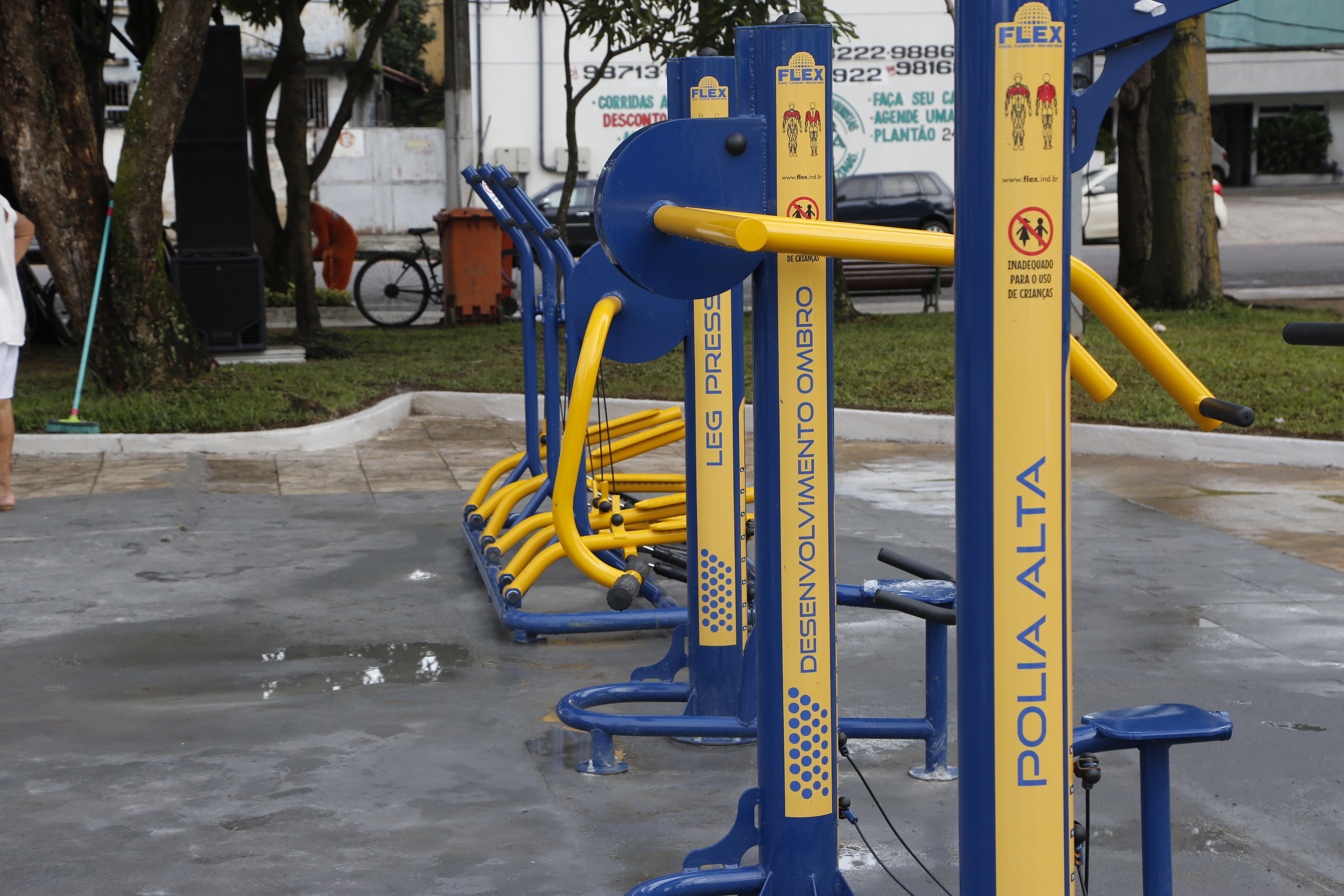 Academia ao Ar Livre da Praça Amazonas é reinaugurada com novos equipamentos