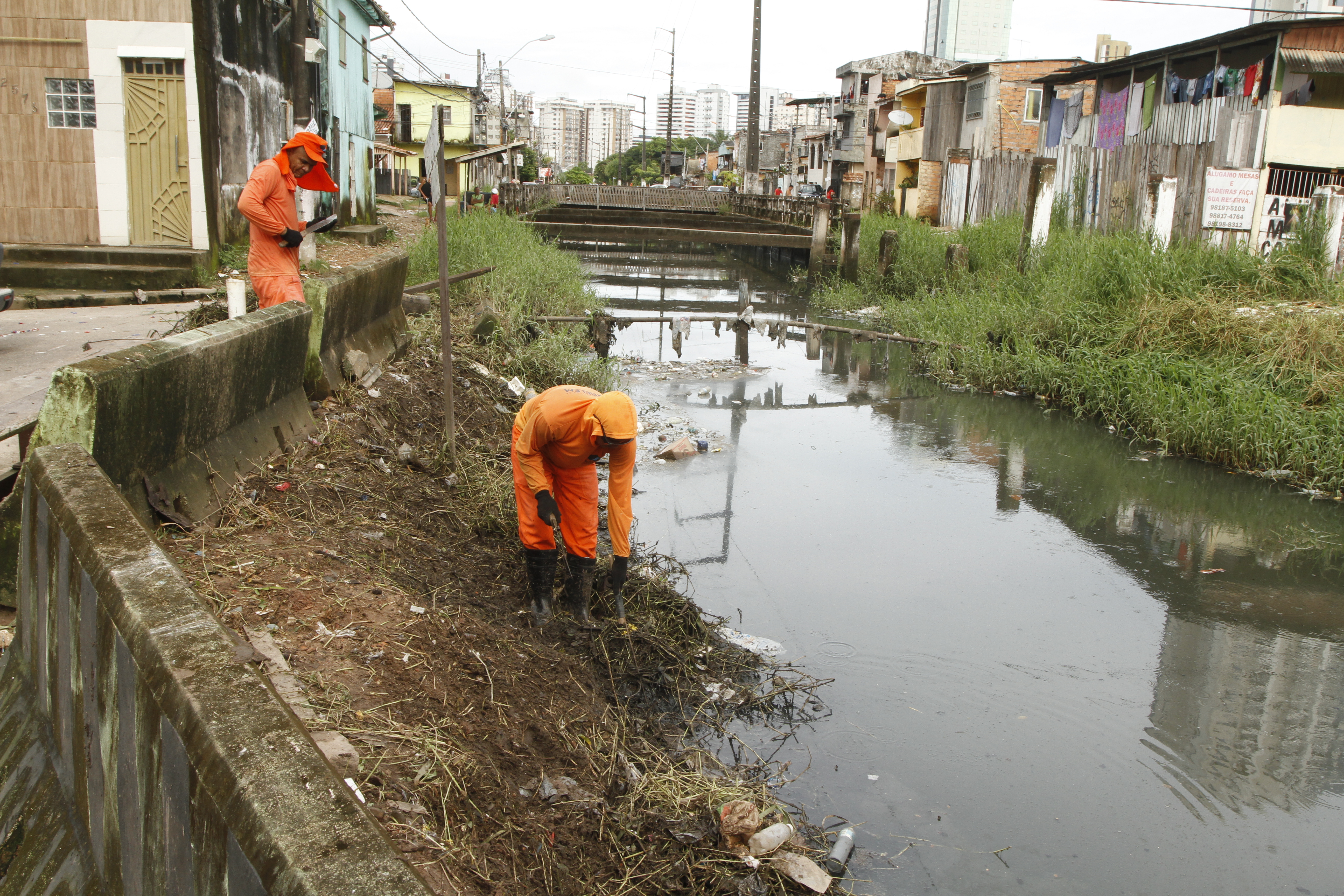 Moradores da 14 de Março celebram obra de pavimentação
