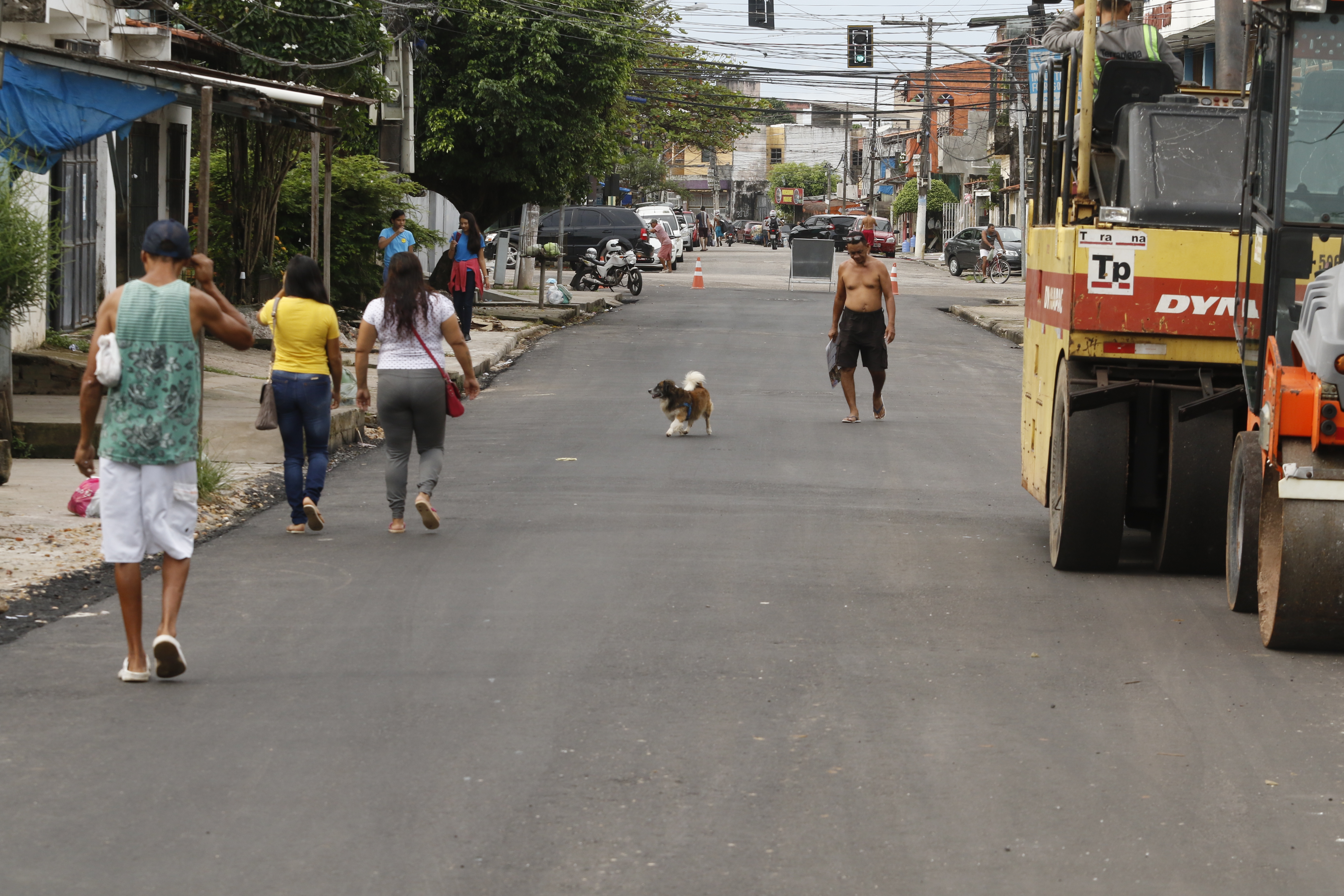 Moradores da 14 de Março celebram obra de pavimentação