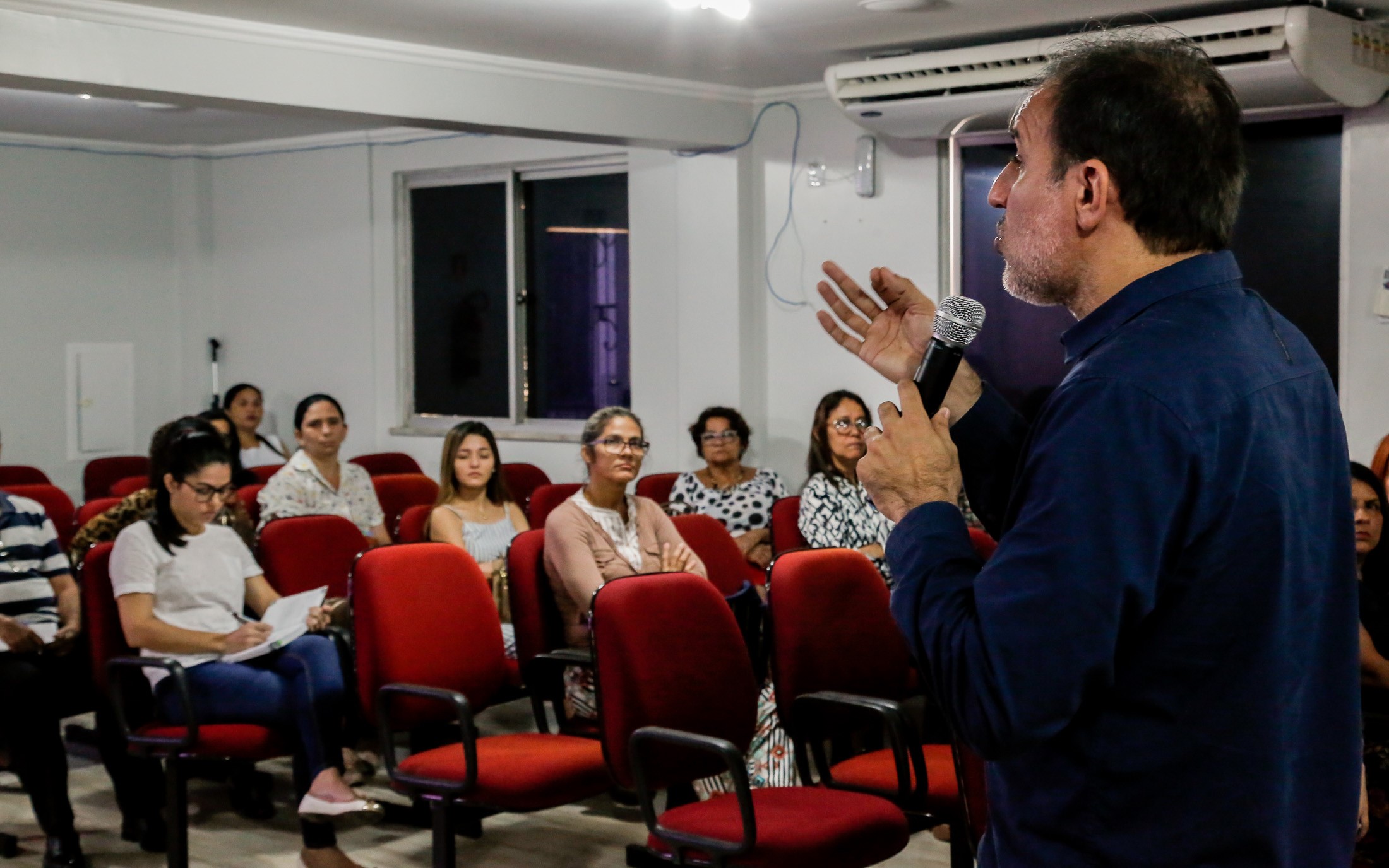 Profissionais do programa Estratégia de Saúde da Família recebem capacitação humanizada