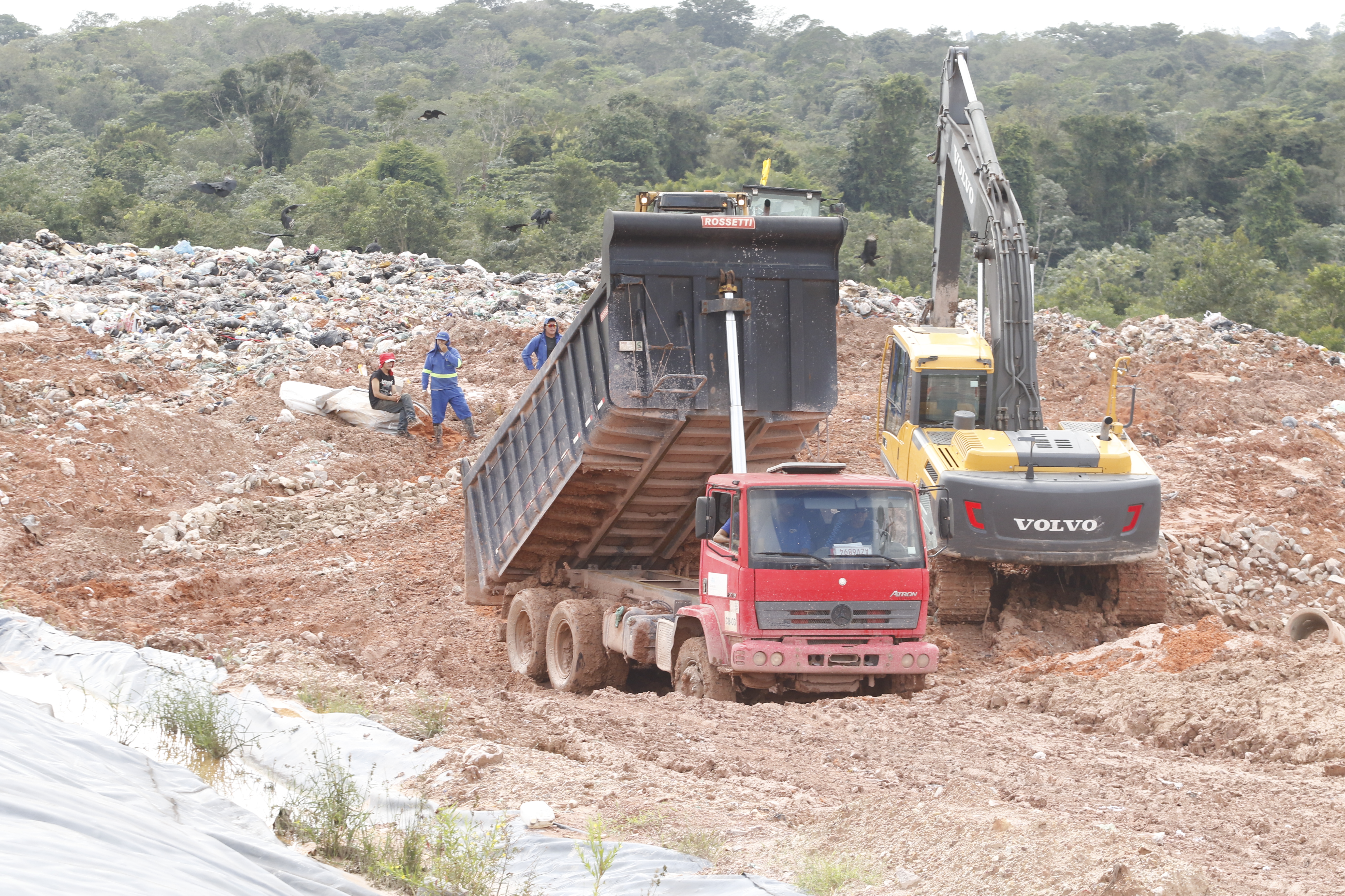 Governo do Estado surpreende Prefeitura com manifestação que facilita fechamento do Aterro