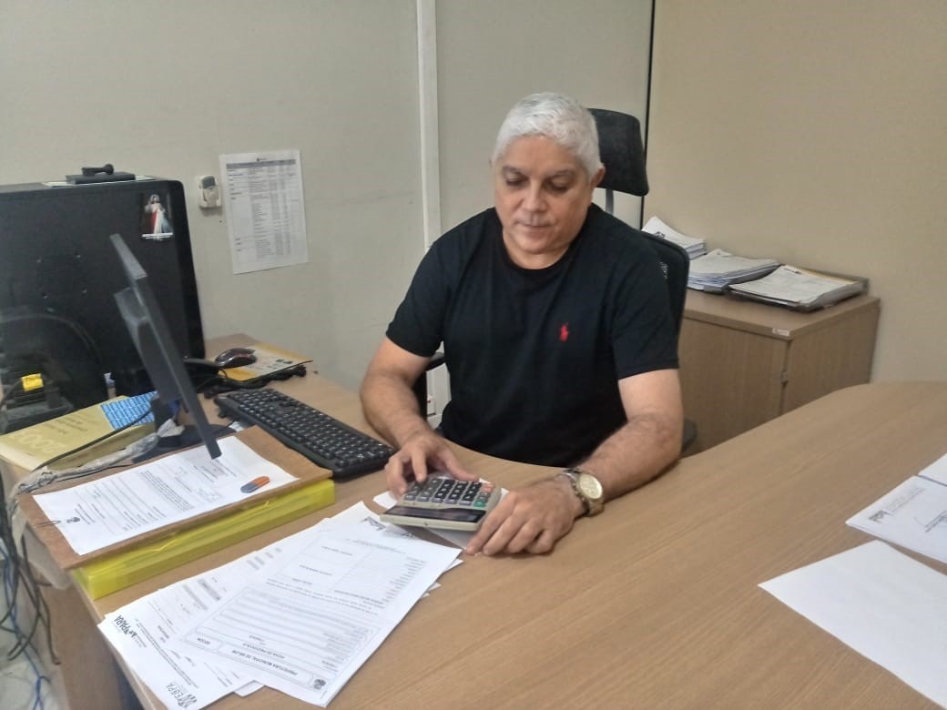 Adiantamento do décimo terceiro salário dos servidores municipais gera impacto positivo na economia
